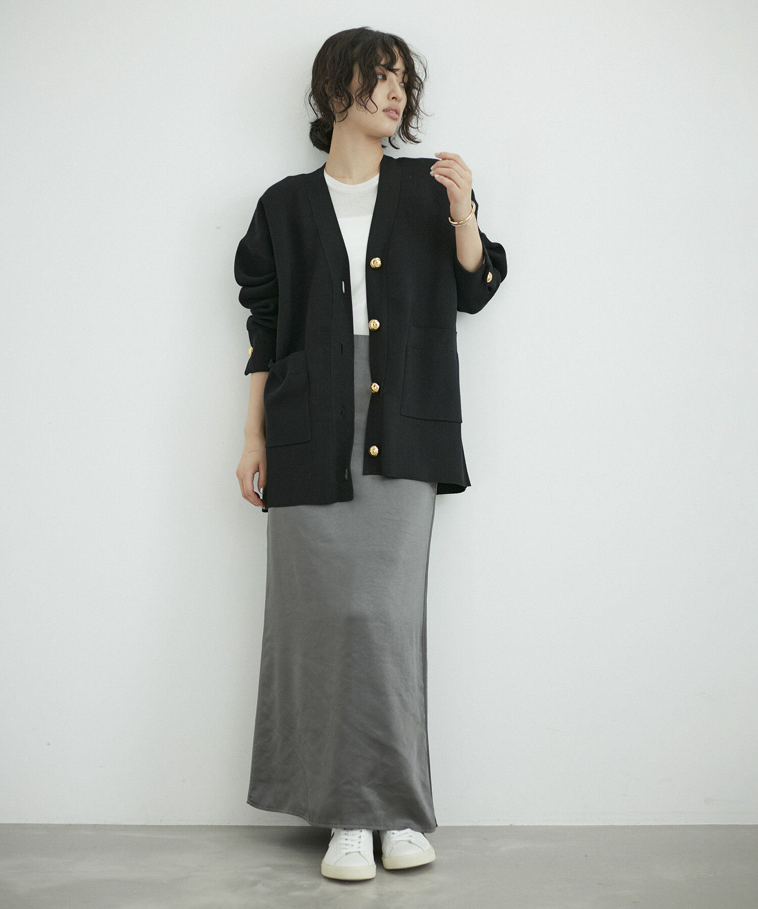 ADAM ET ROPE'「【サステナブル】ロゴボタンミドルカーディガン」|カーディガン|