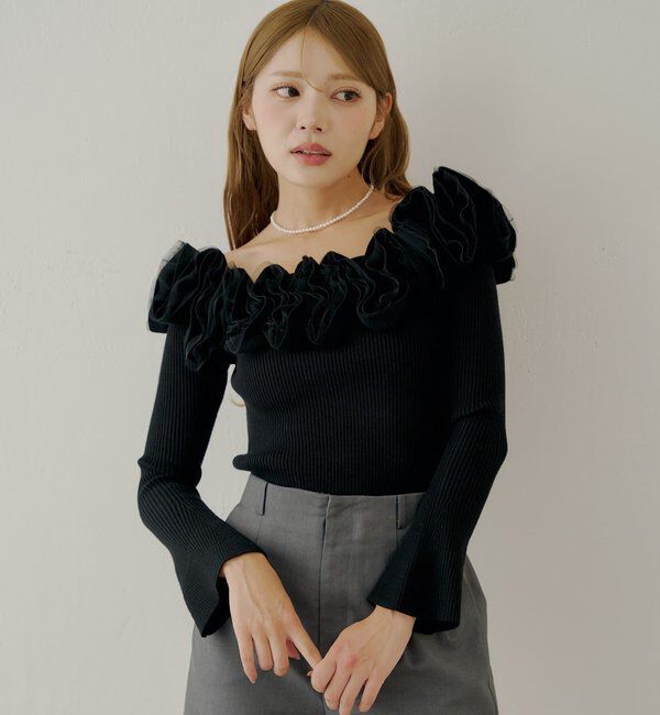  「【SALON by Chico】2wayフリルデザインオフショルニット」|ニット・セーター|
