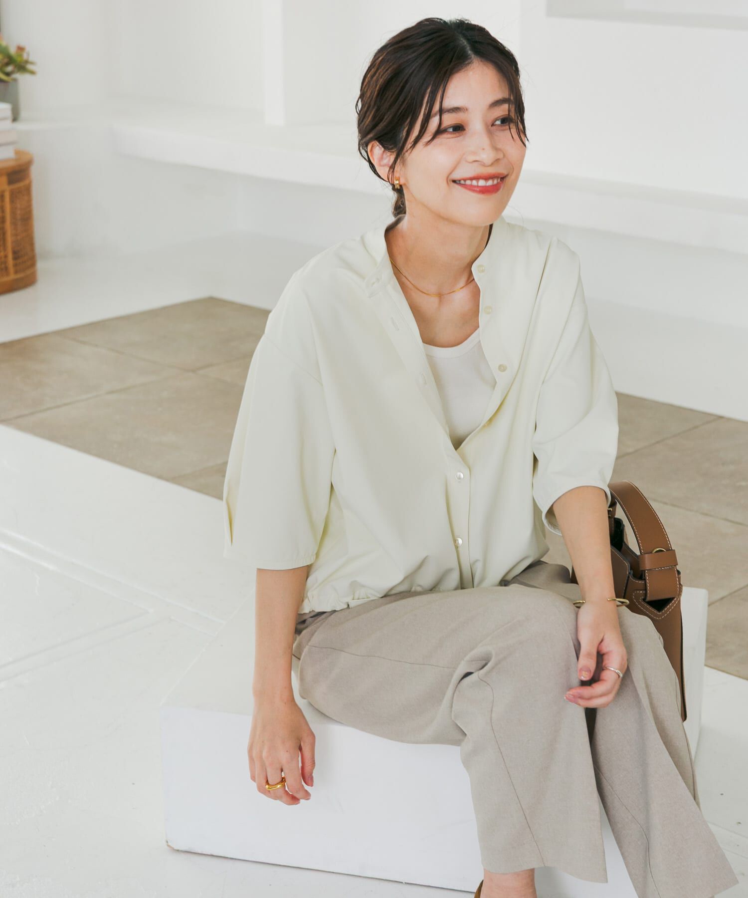 URBAN RESEARCH DOORS「『仁村紗和さん着用』『UR TECH』サマシェアドロストブラウス」|シャツ・ブラウス|