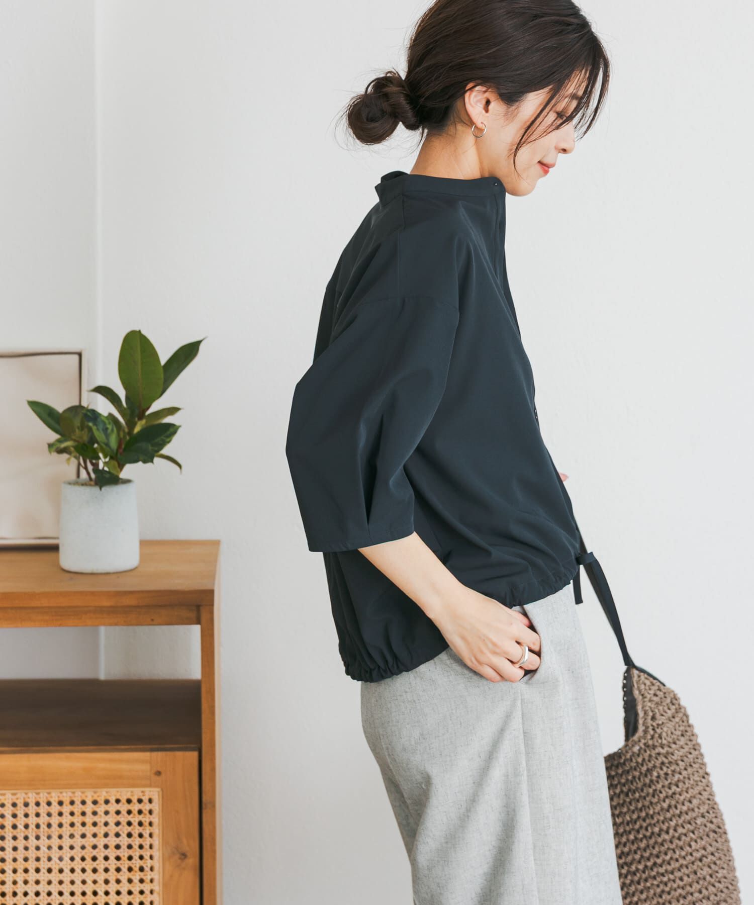 URBAN RESEARCH DOORS「『仁村紗和さん着用』『UR TECH』サマシェアドロストブラウス」|シャツ・ブラウス|