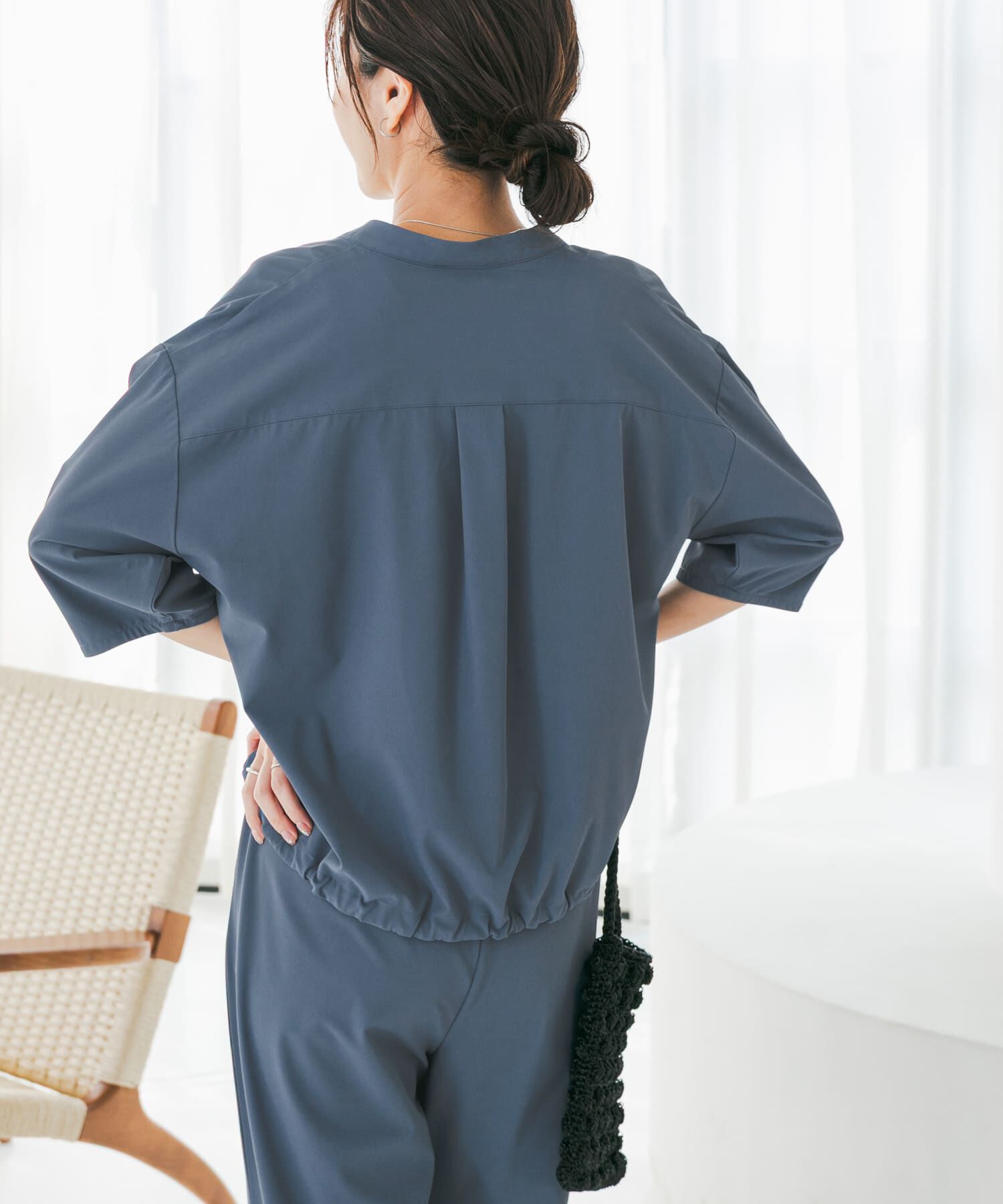URBAN RESEARCH DOORS「『仁村紗和さん着用』『UR TECH』サマシェアドロストブラウス」|シャツ・ブラウス|