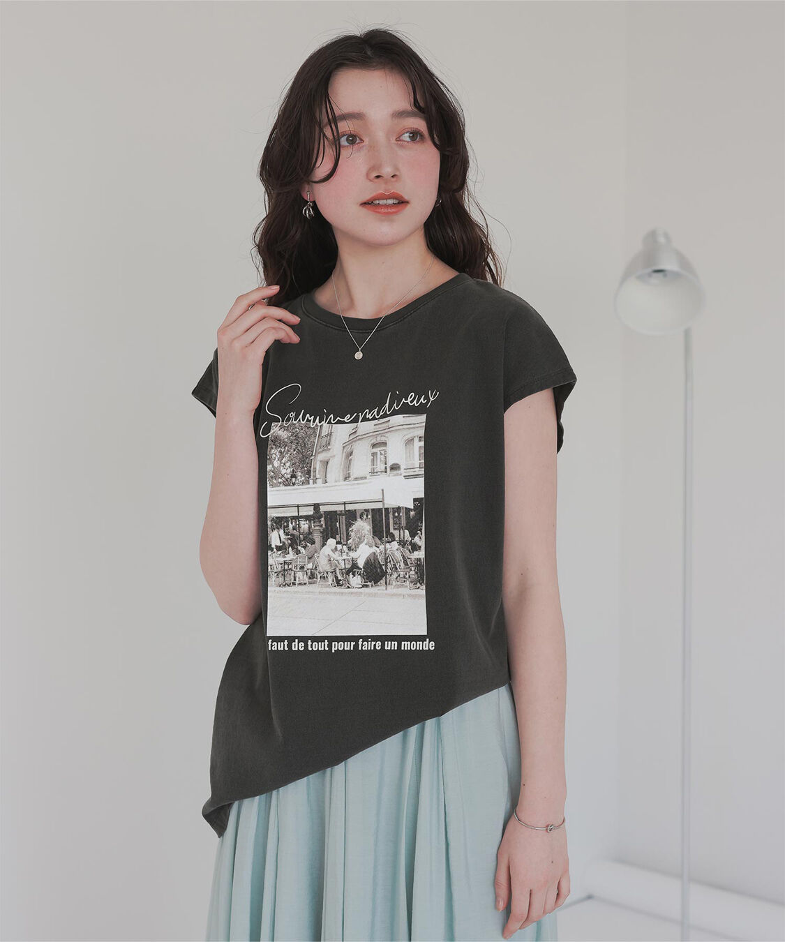 titivate「フレンチスリーブピグメントフォトプリントTシャツ」|Tシャツ・カットソー|