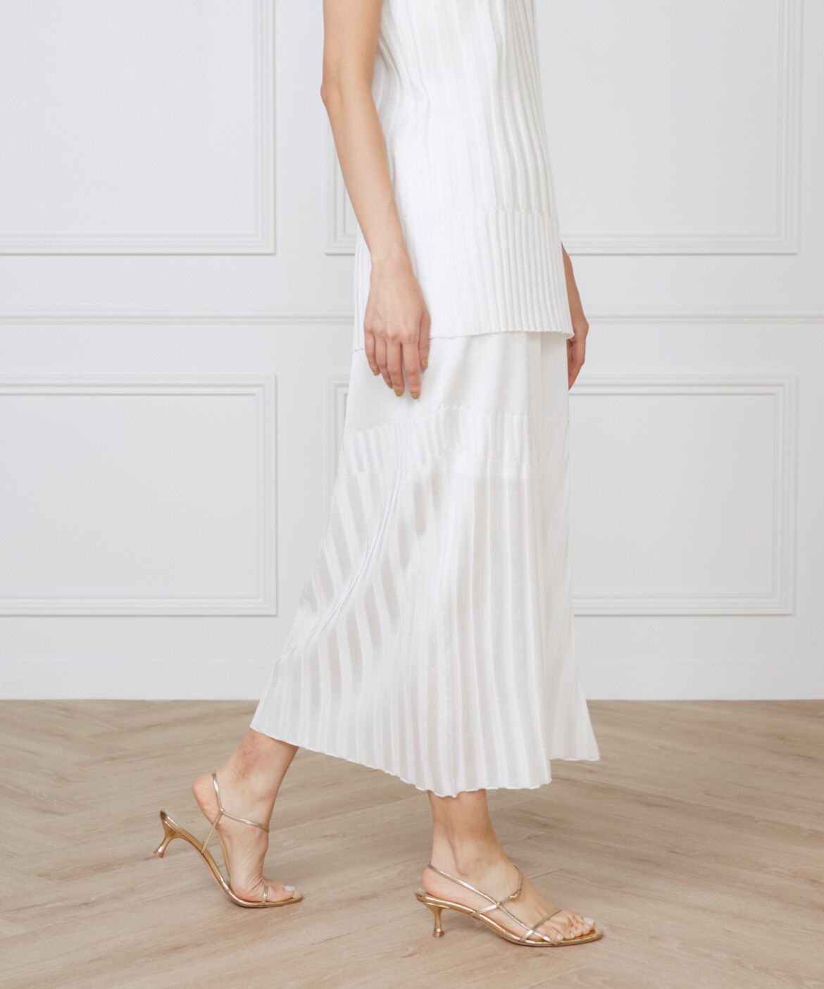 INED「シャイニーヤーンスカート《la veille by SUPERIOR CLOSET》」|タイト|オフホワイト1