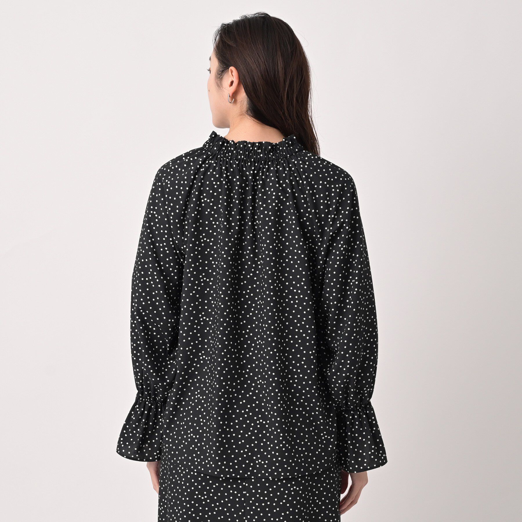 UNTITLED「ランダムドットブラウス」|シャツ・ブラウス|