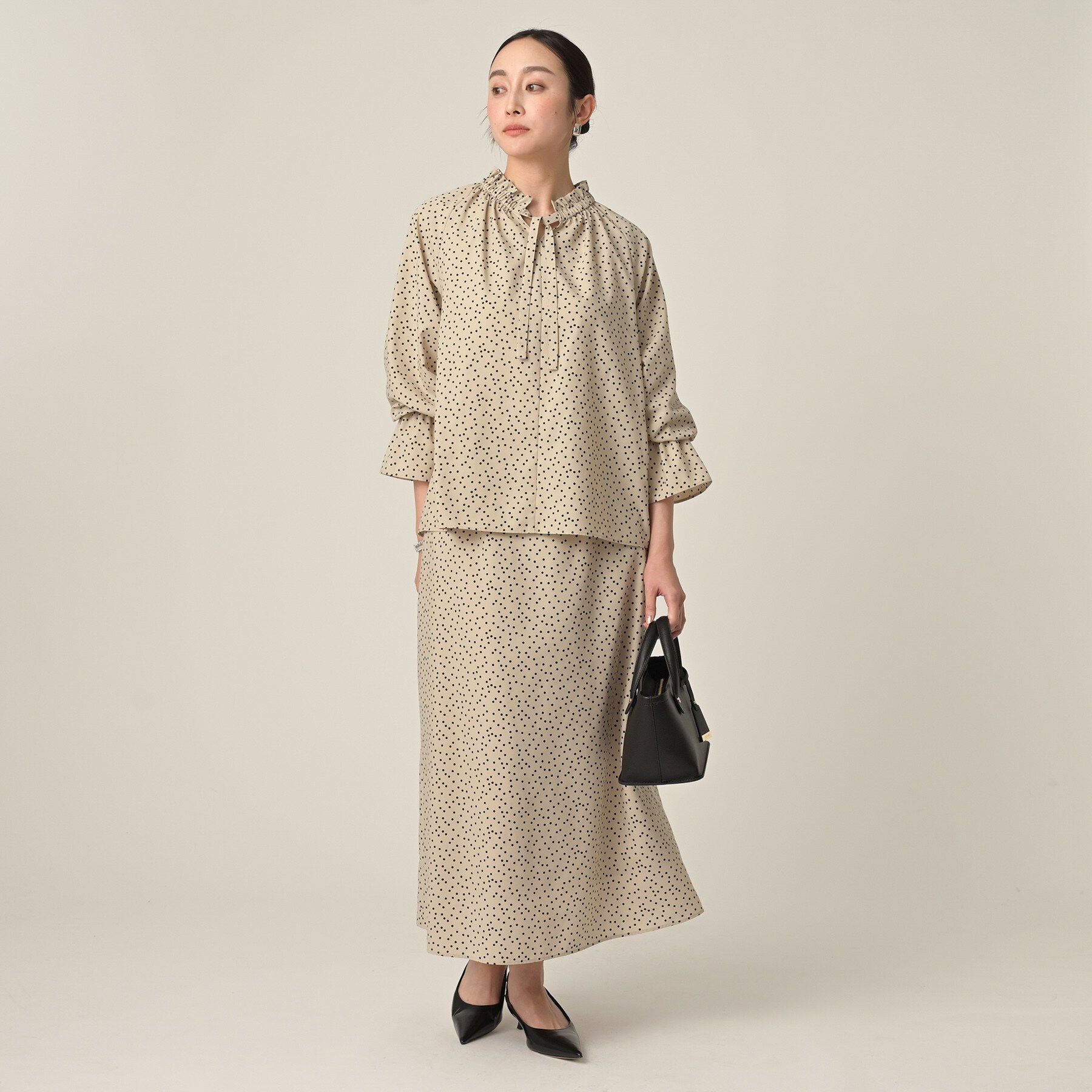 UNTITLED「ランダムドットブラウス」|シャツ・ブラウス|