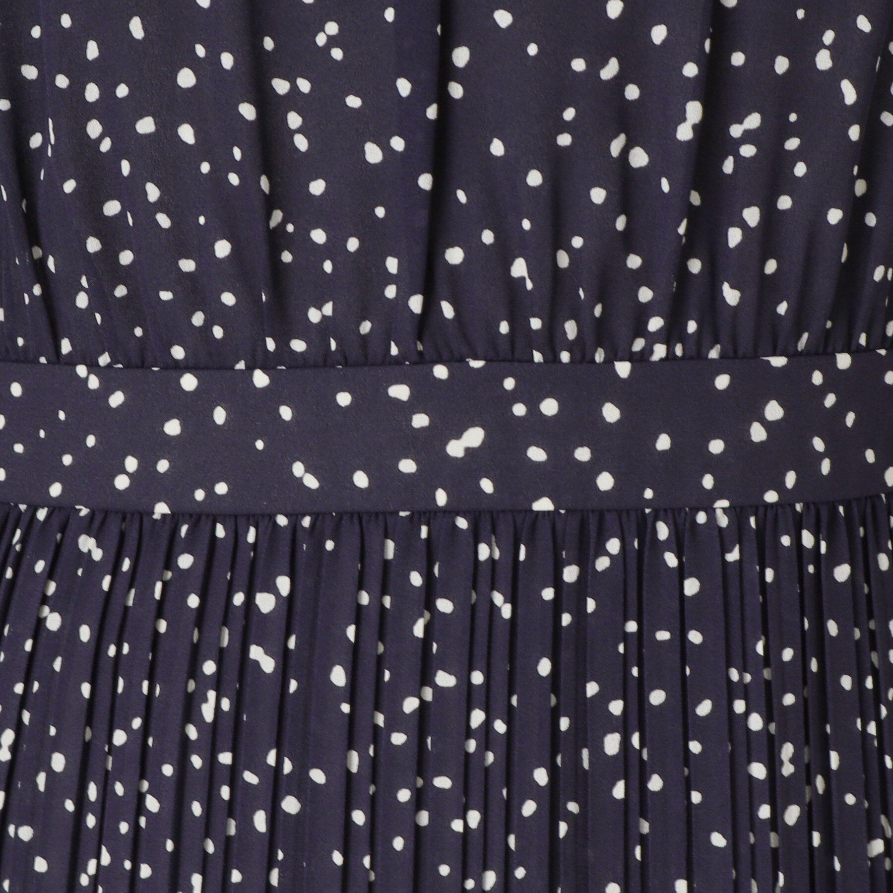 COUP DE CHANCE「【洗える／プリーツ加工】ランダムドットのプリーツワンピース」|ワンピース|