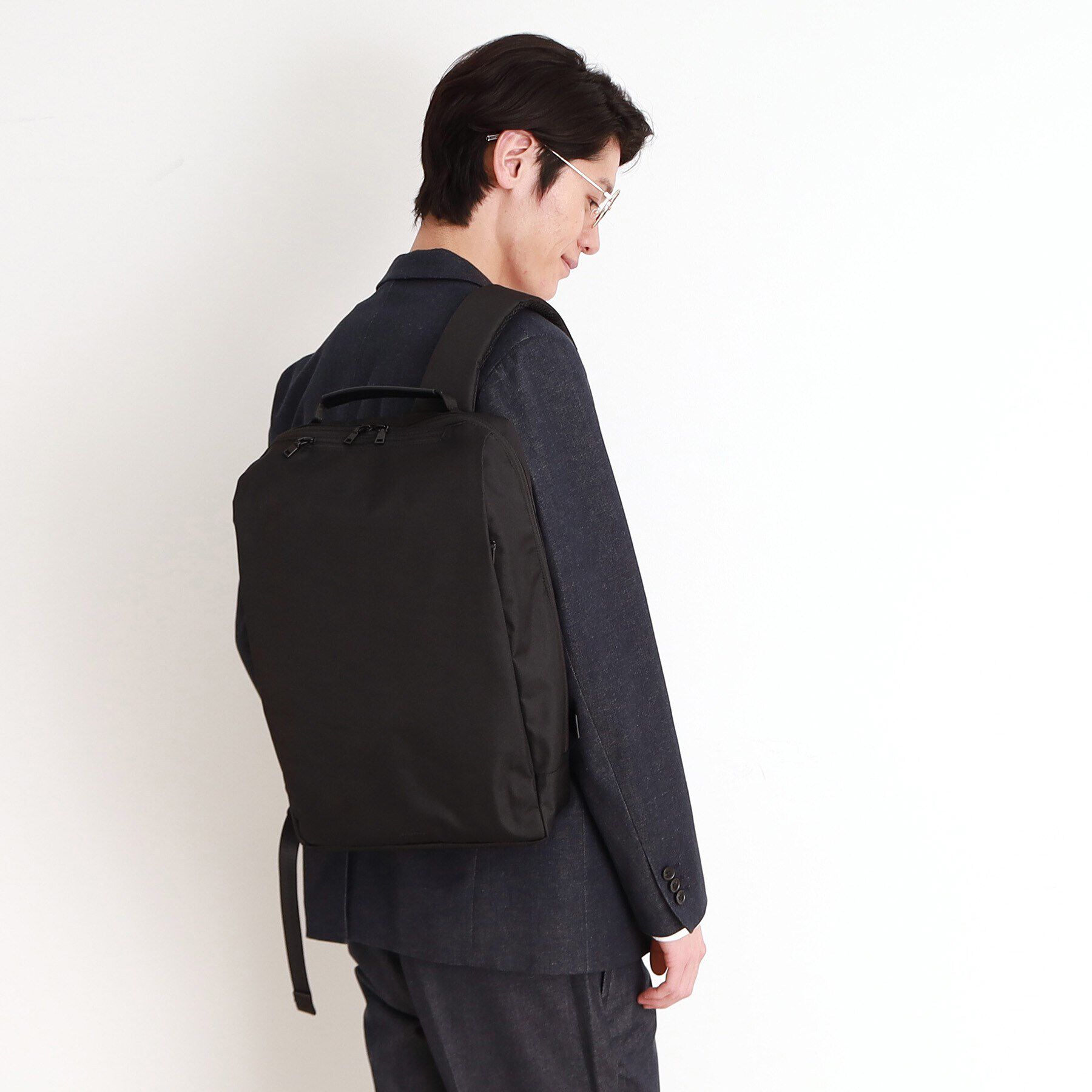 THE SHOP TK「【薄型/満員電車対応】10ポケット軽量バックパック ON・OFF兼用／PCポケット付き」|リュック|