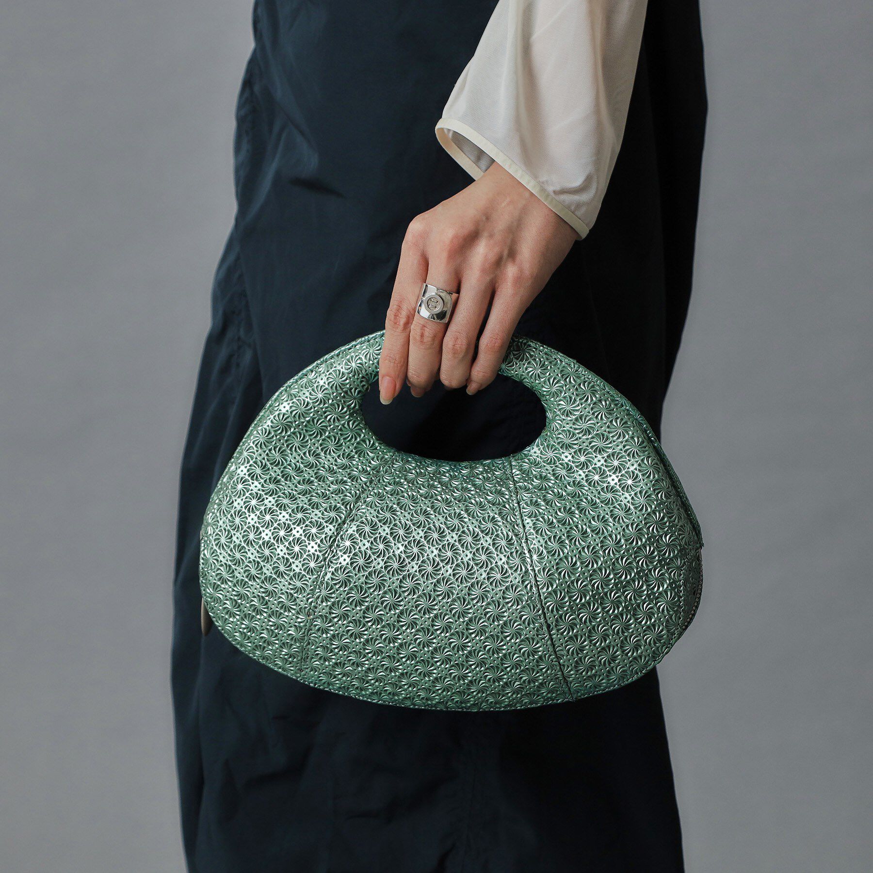 HIROKO HAYASHI「GIRASOLE PIPERITA（ジラソーレ ピペリータ）クロワッサンバッグ」|ハンドバッグ|