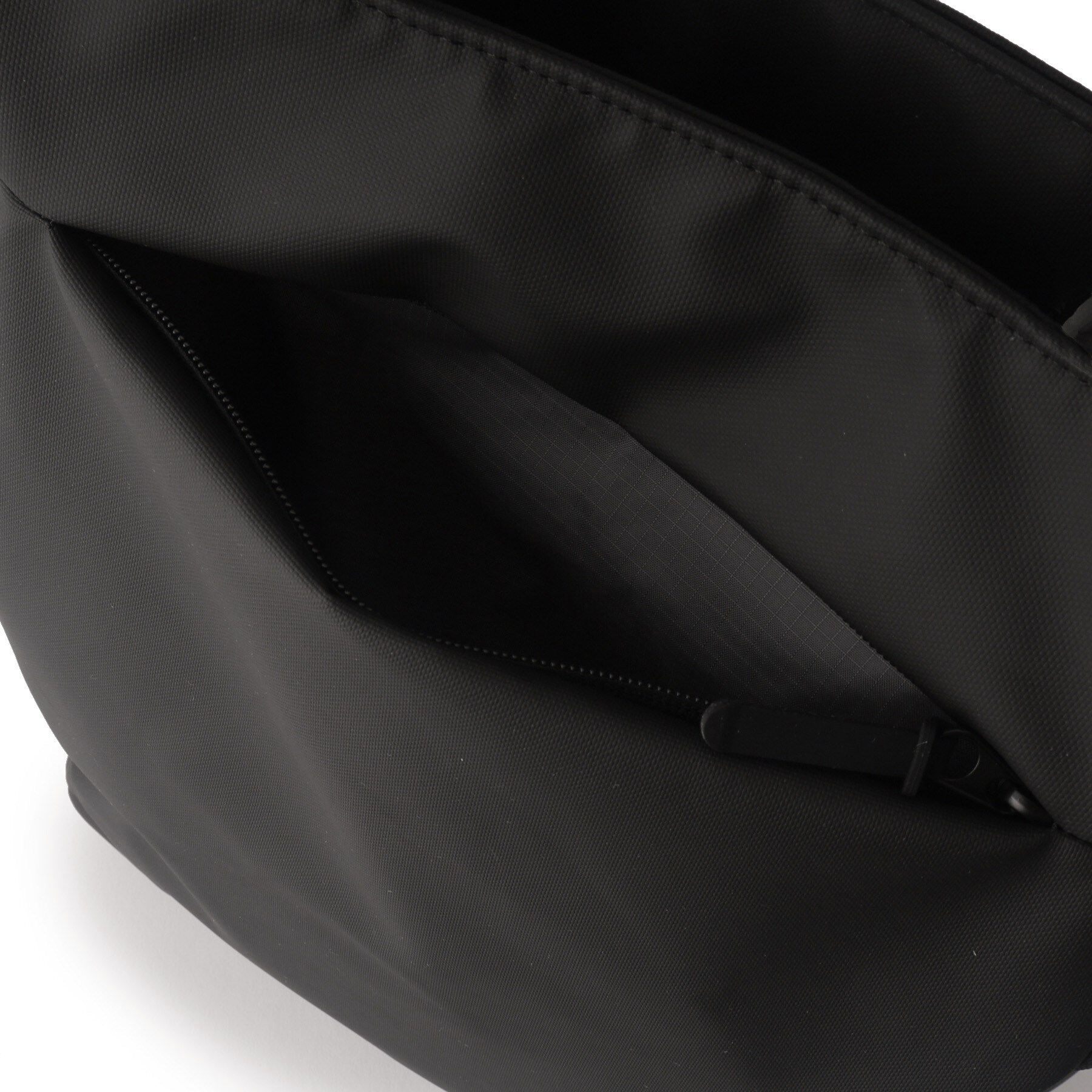 ITS&rsquo;DEMO「＜anello＞耐水スクエアリュック【A4・PC対応】」|リュック|