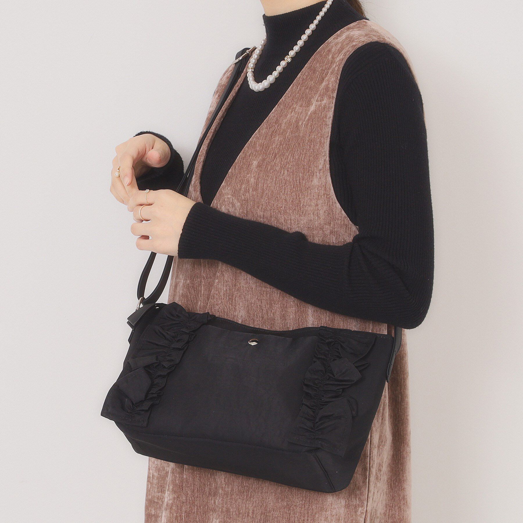 ITS&rsquo;DEMO「フリルミニショルダー」|ショルダー・メッセンジャー|ブラック(019)