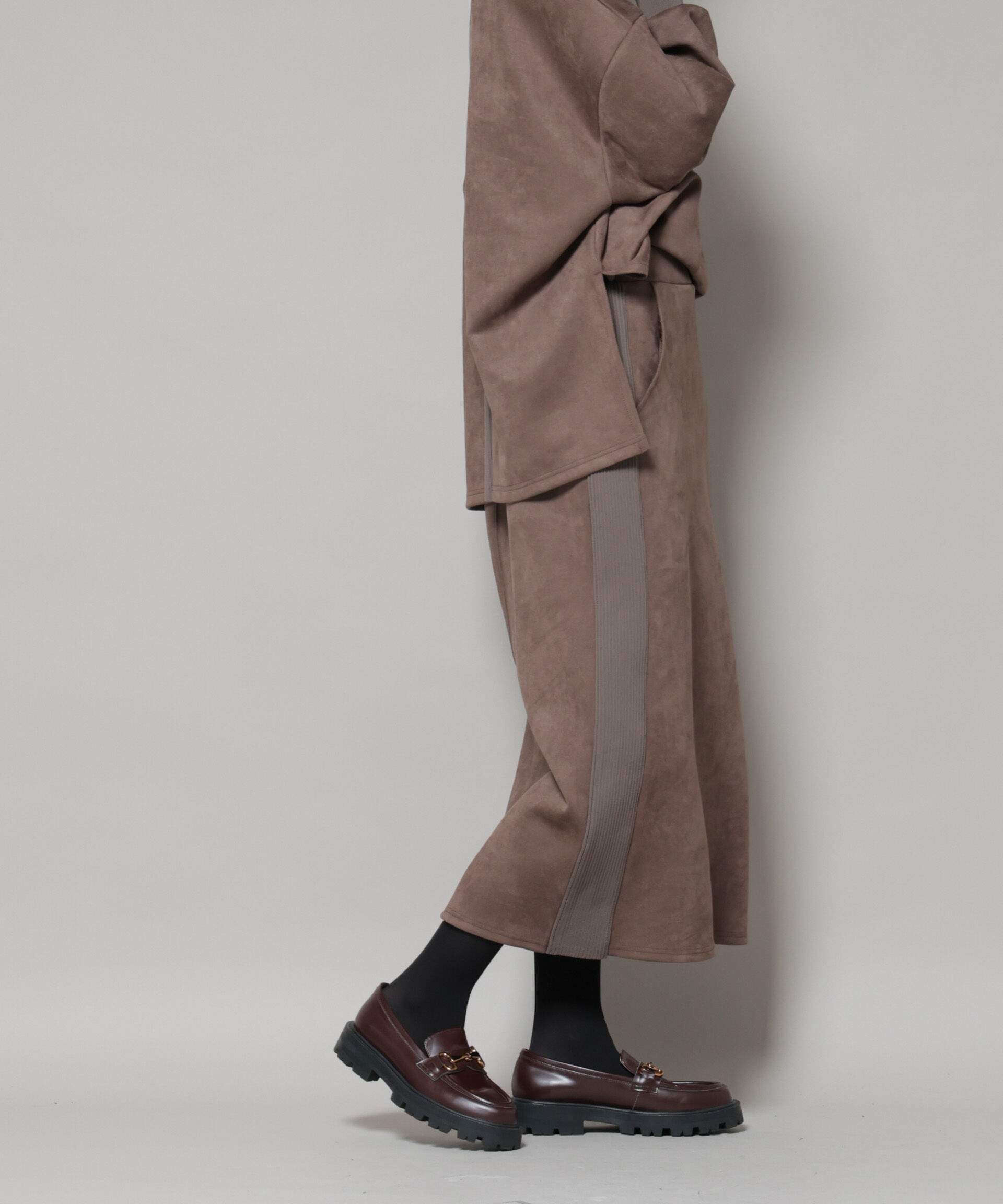 nano･universe「カットスエードサイドニットラインナロースカート(セットアップ可)」|スカート|