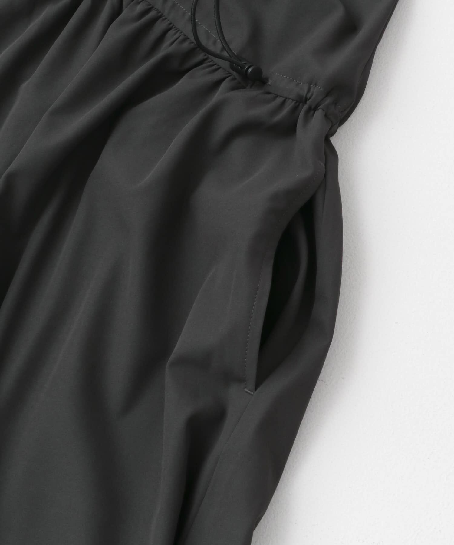 URBAN RESEARCH DOORS「『UR TECH』サマシェアウエストドロストワンピース」|ワンピース|