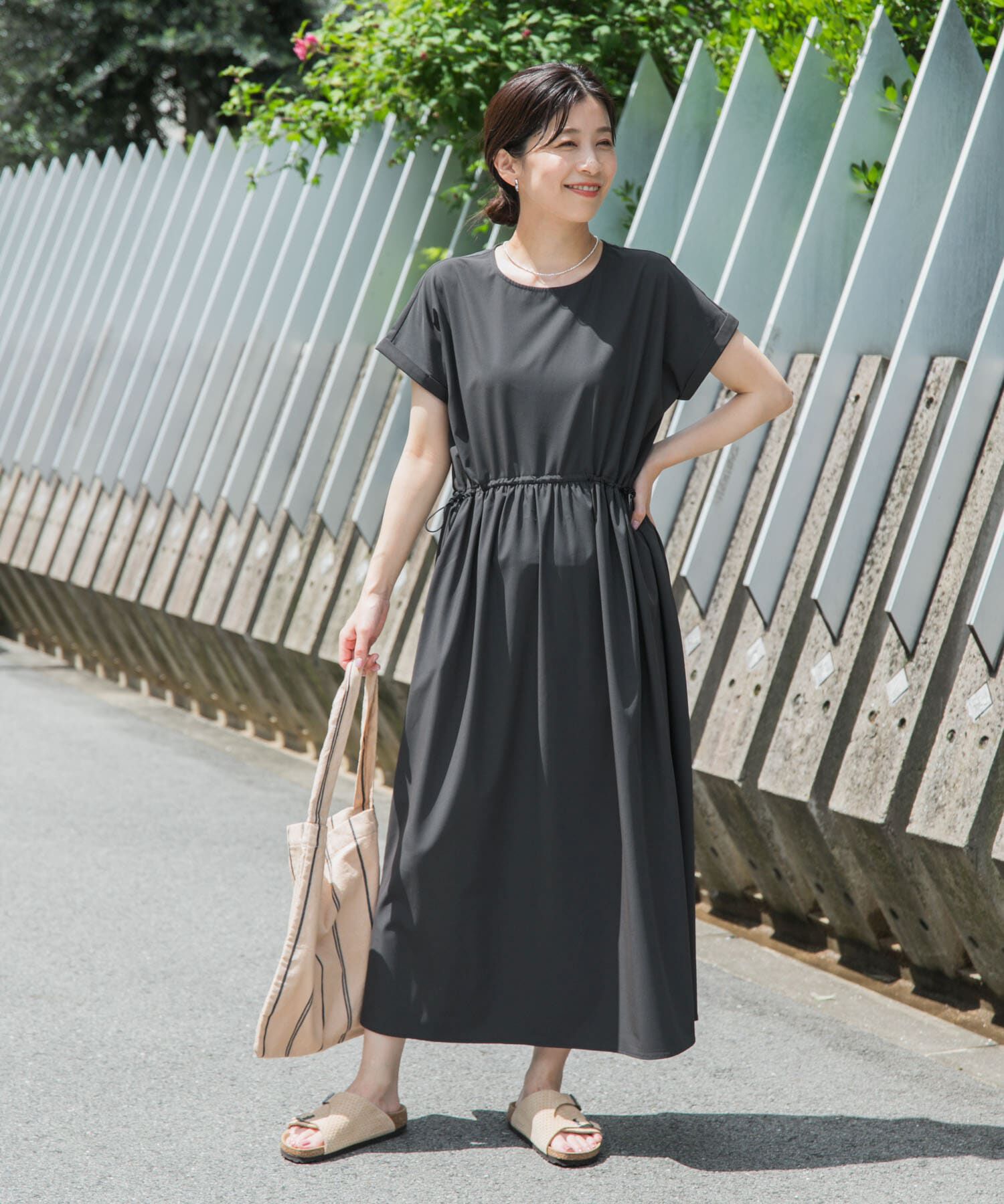 URBAN RESEARCH DOORS「『UR TECH』サマシェアウエストドロストワンピース」|ワンピース|