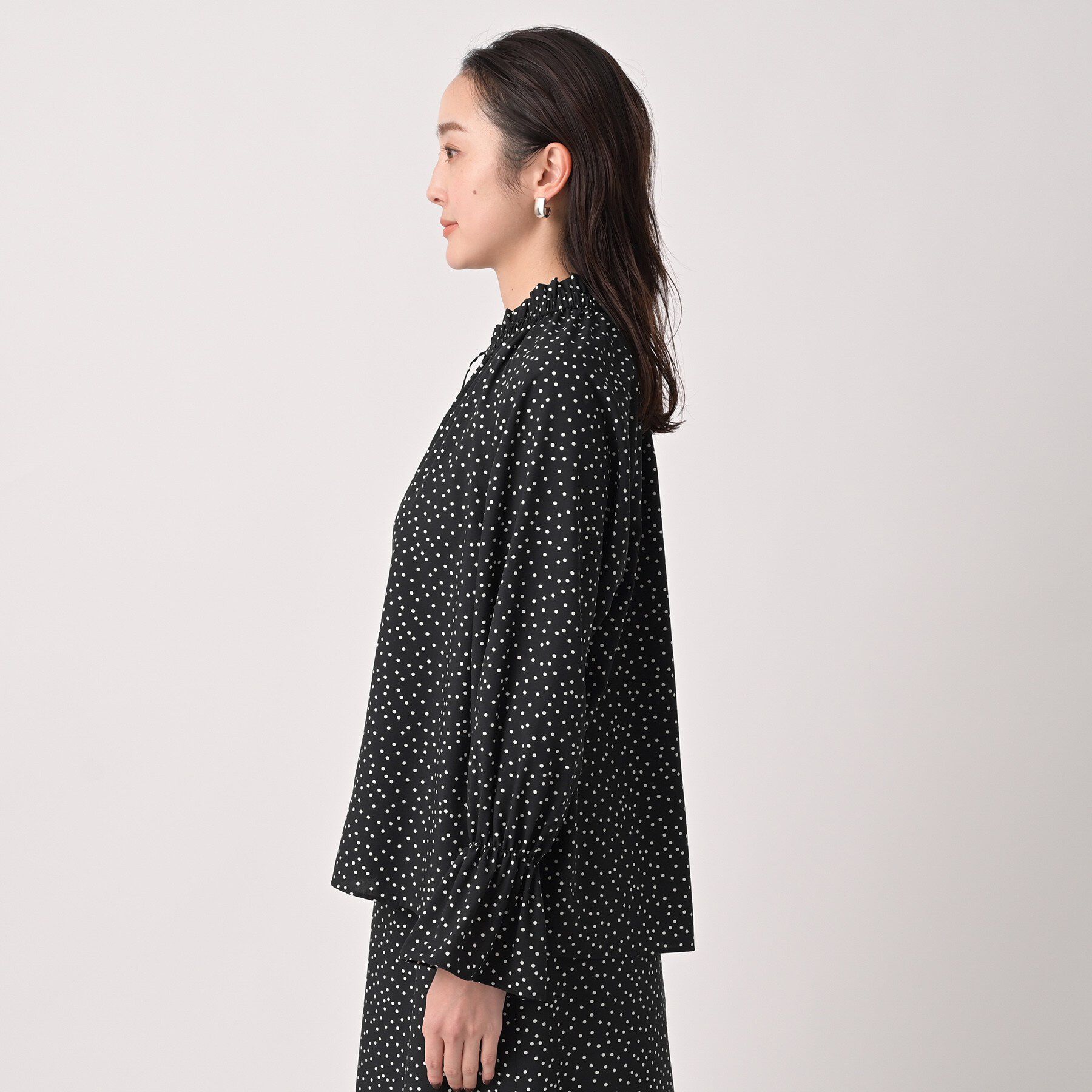 UNTITLED「ランダムドットブラウス」|シャツ・ブラウス|