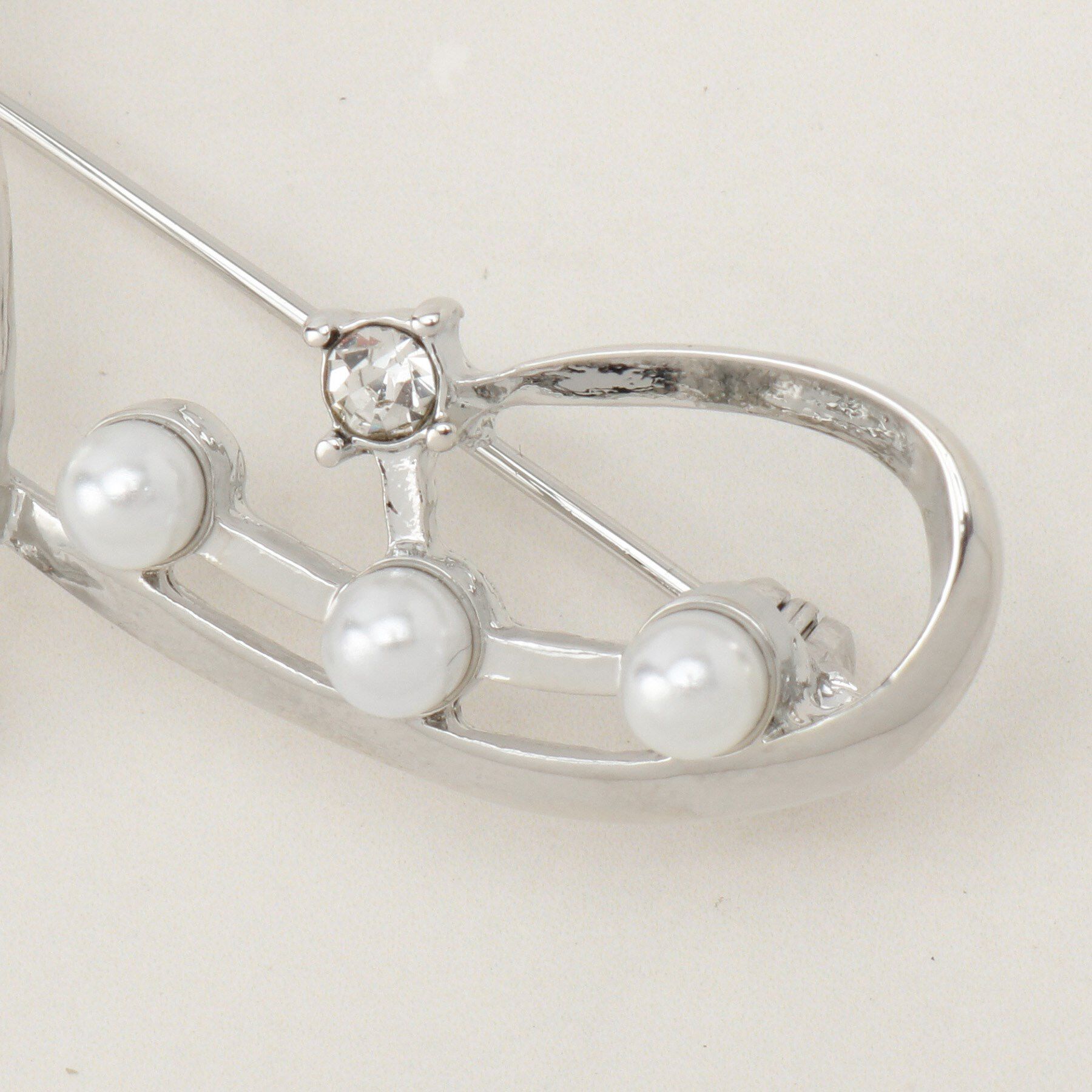 grove「パール調ビジューブローチ」|ブローチ・コサージュ|