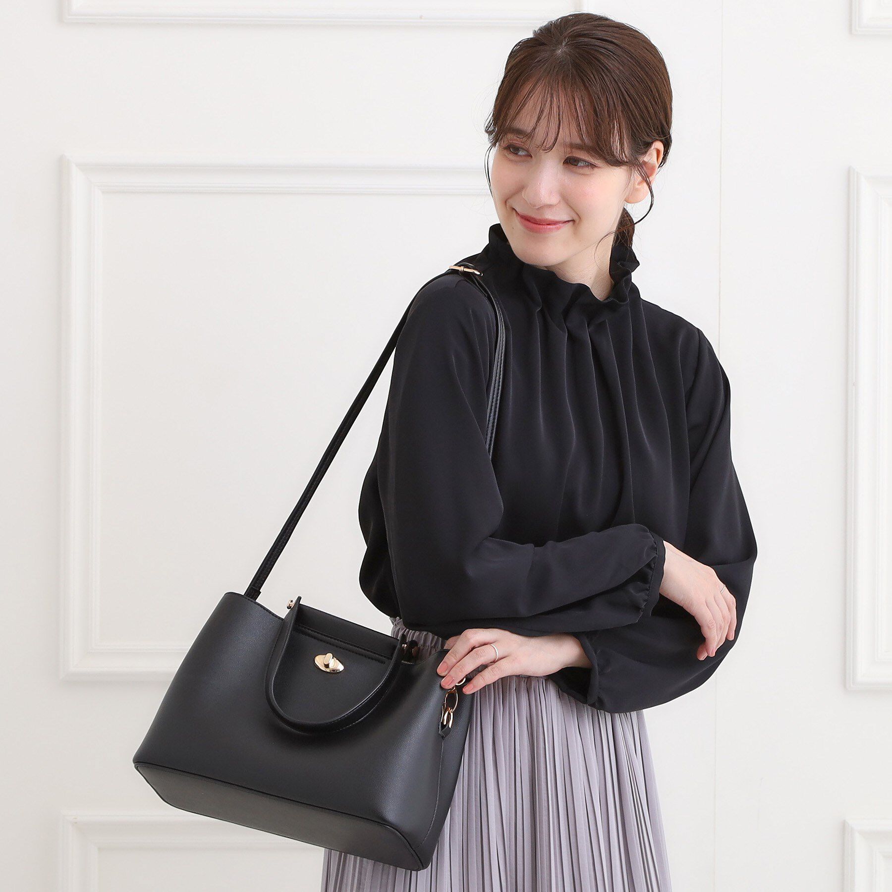 SHOO･LA･RUE「【セレモニー】フロント金具トートバッグ」|トートバッグ|ブラック(019)