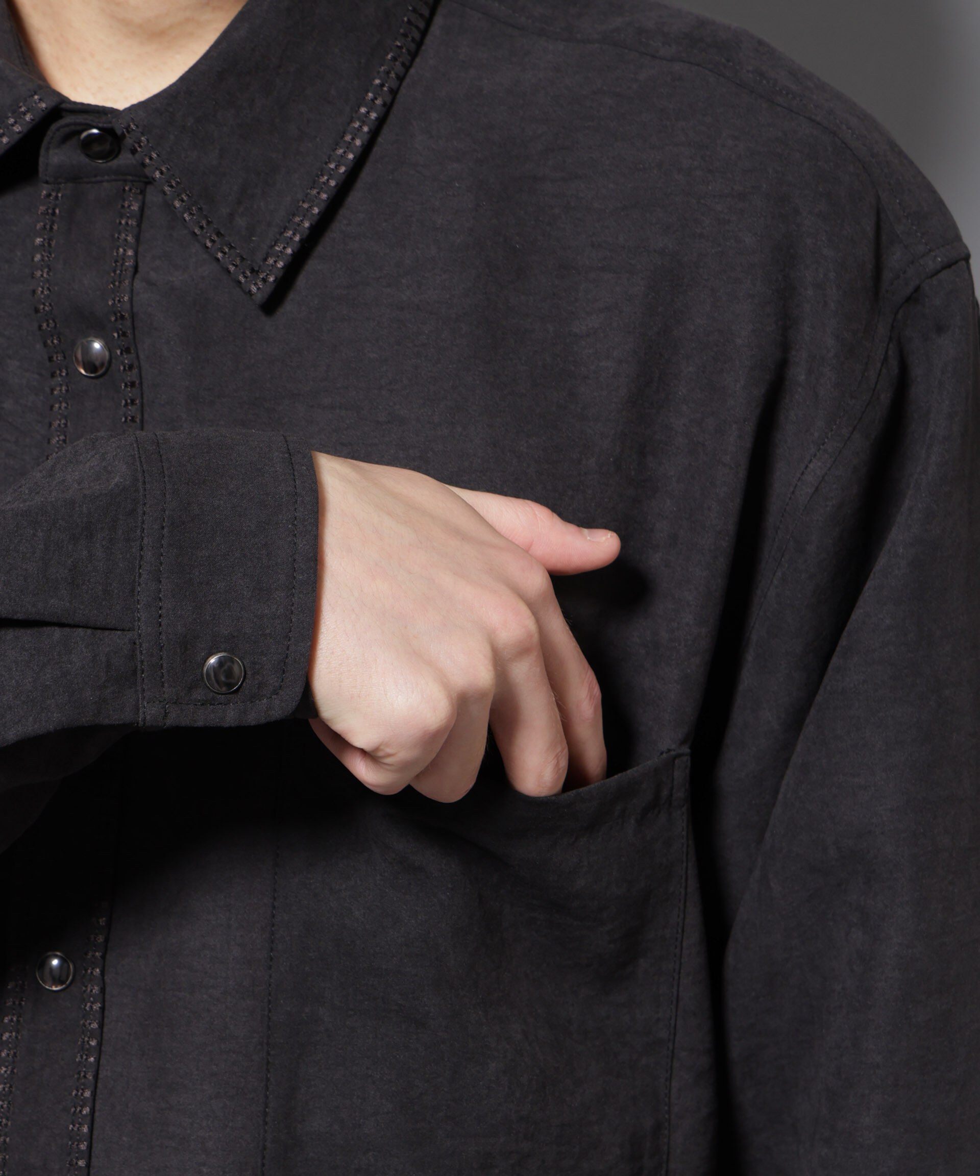 nano･universe「エンブロイダリーフェイクスウェードシャツ」|シャツ・ブラウス|