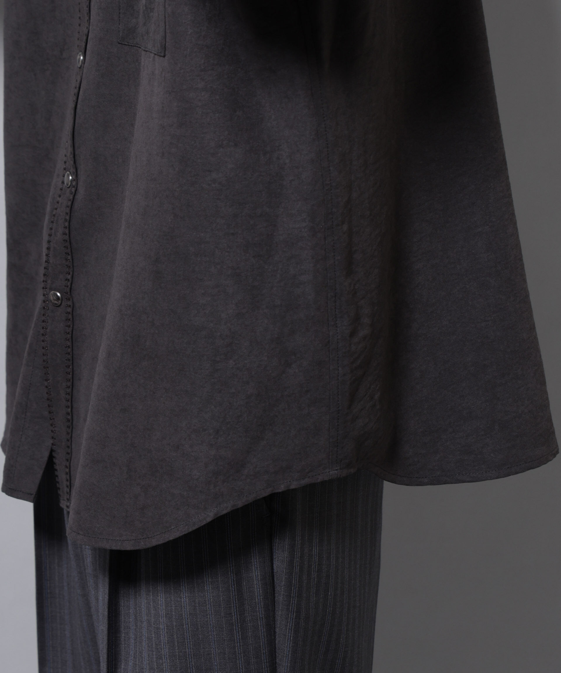 nano･universe「エンブロイダリーフェイクスウェードシャツ」|シャツ・ブラウス|