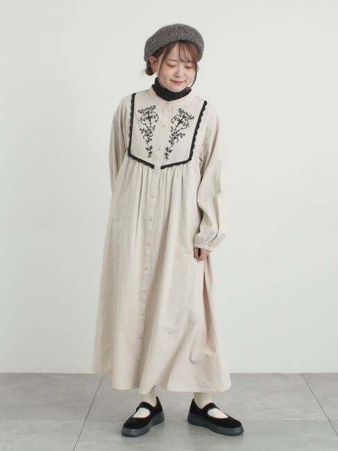 Samansa Mos2「【S/Mサイズ】切替配色刺繍ワンピース」|ワンピース|ベージュ