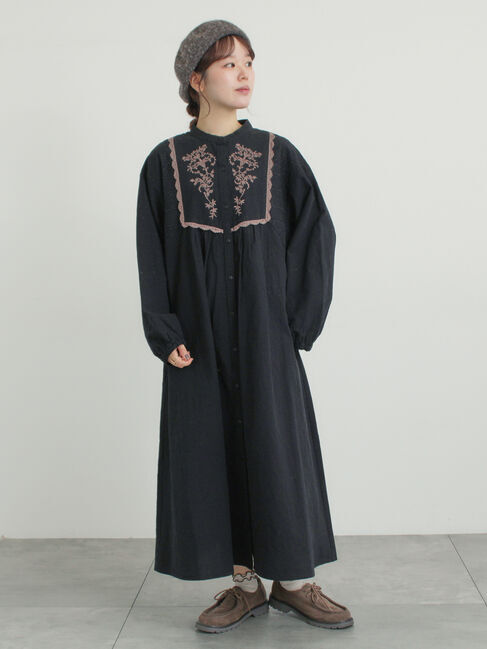 Samansa Mos2「【S/Mサイズ】切替配色刺繍ワンピース」|ワンピース|ブラック