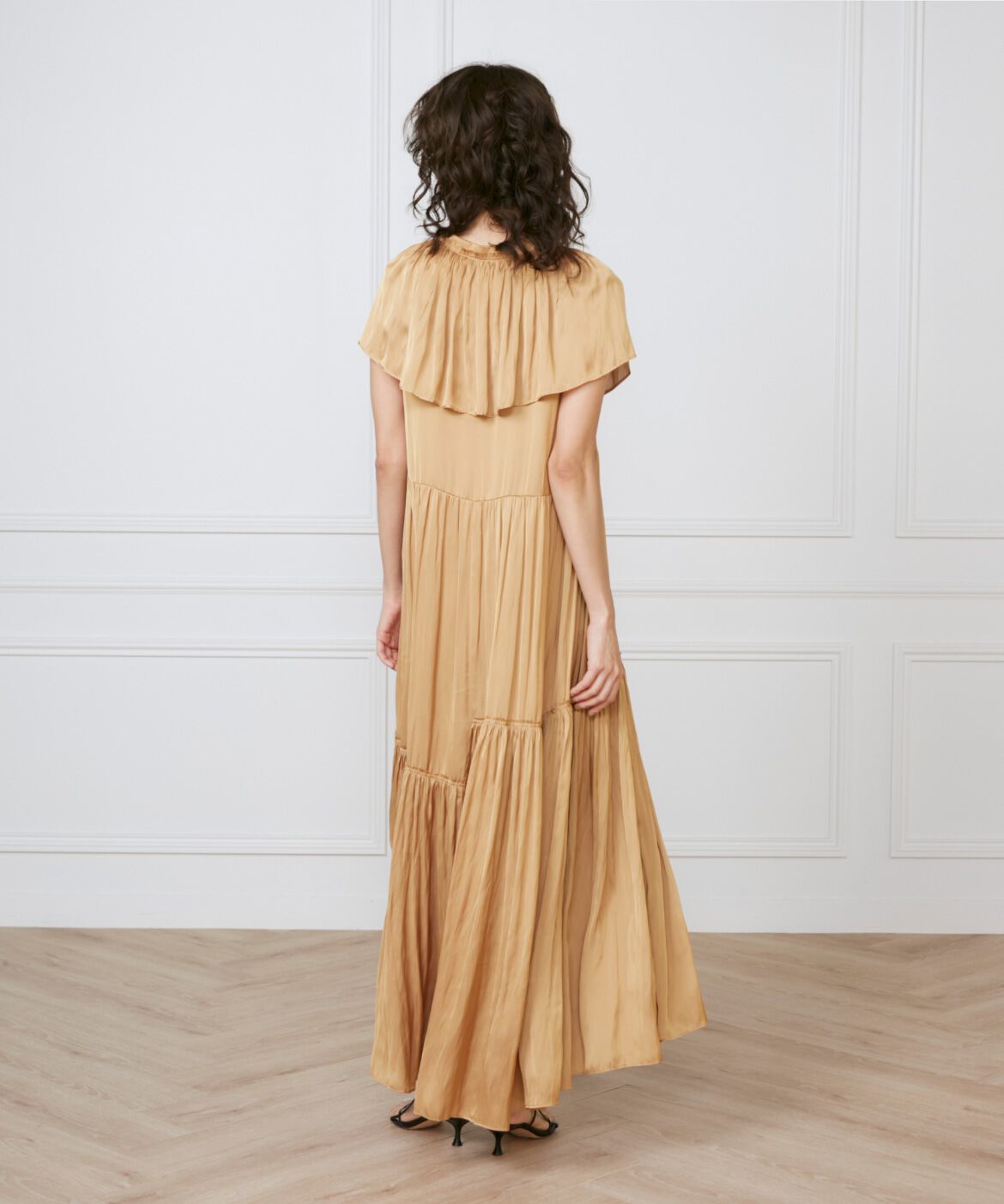 INED「ケープワンピース《la veille by SUPERIOR CLOSET》」|ワンピース|