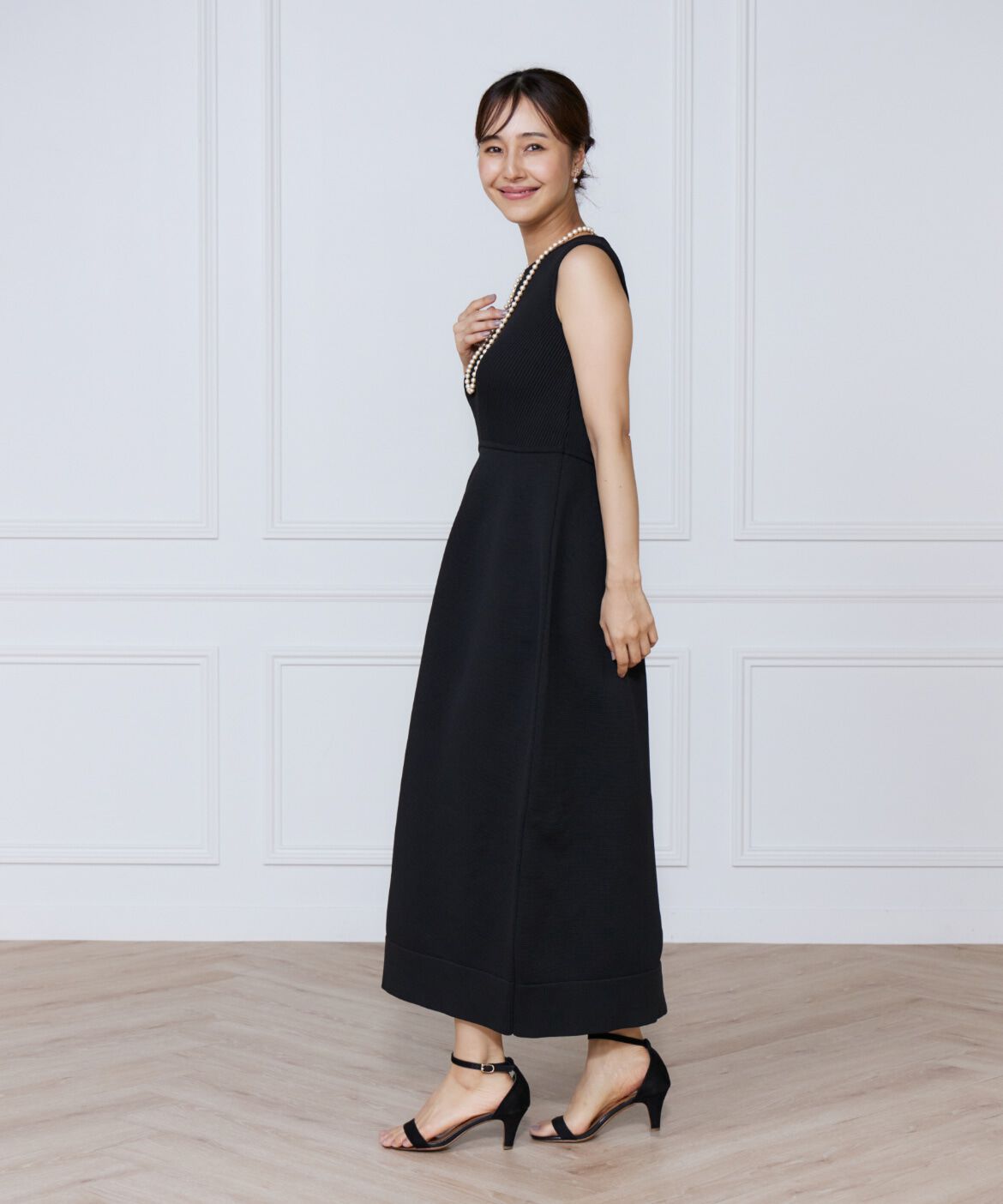 ef-de Black「リブ&times;天竺ベルシェイプニットワンピース」|ワンピース|