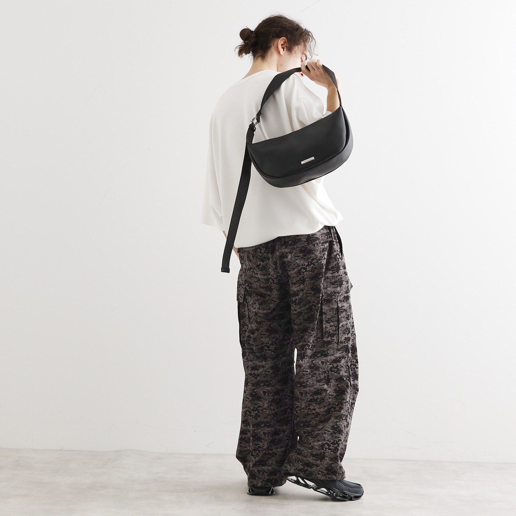 tk.TAKEO KIKUCHI「ミニラウンドショルダー」|ショルダー・メッセンジャー|