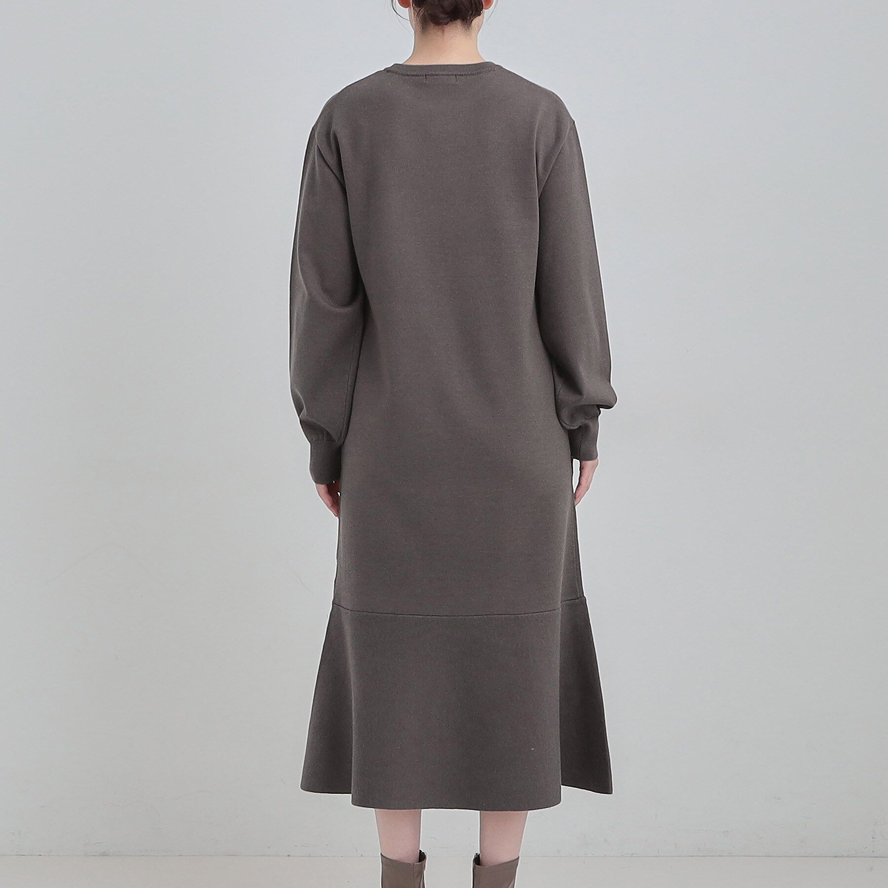 SHOO･LA･RUE「【洗濯機可/S-LL】スタイルがすっきりに見える 裾マーメイドニットワンピース」|ワンピース|