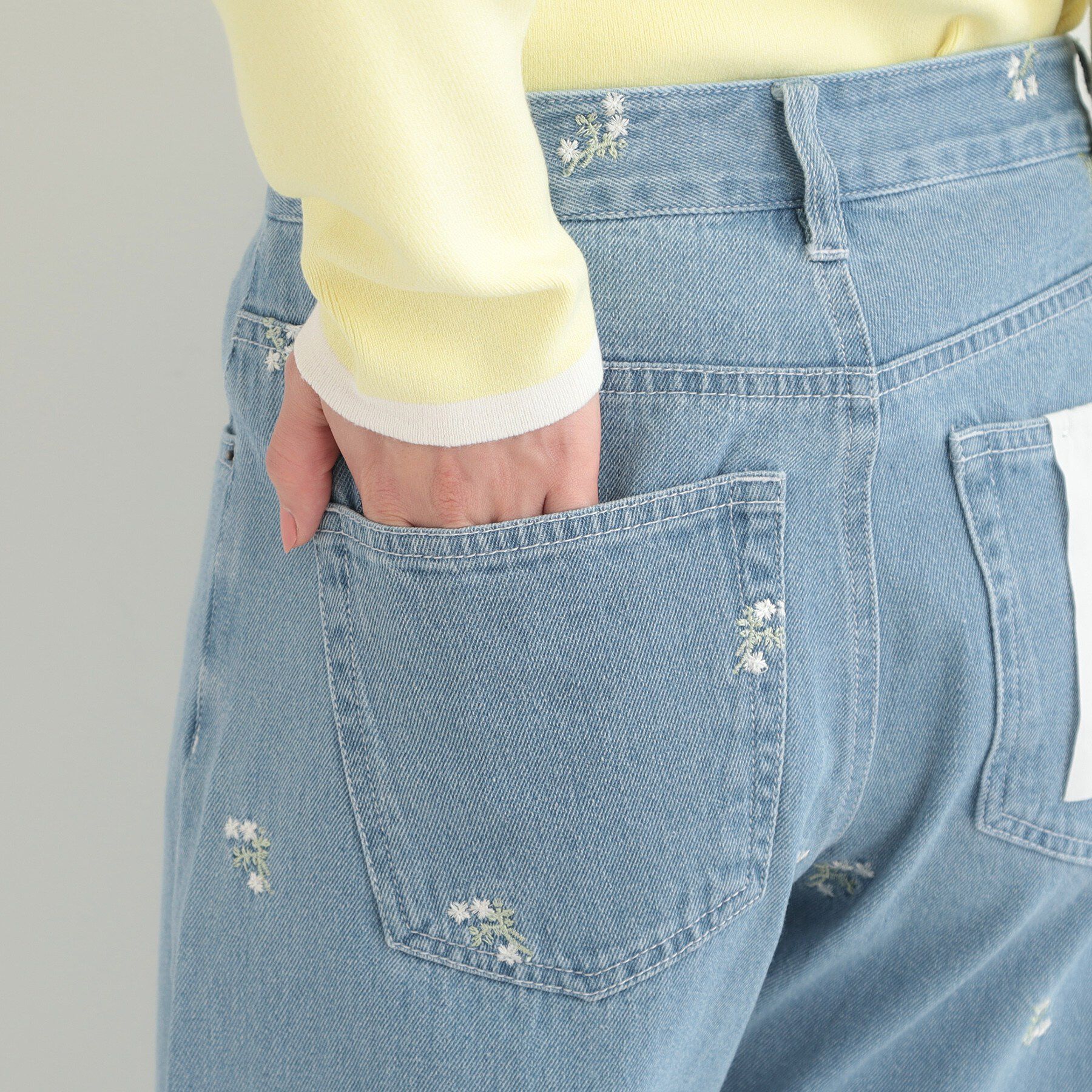 SHOO･LA･RUE「【洗濯機可/S-LL】フラワー刺繍が女性らしさをプラス バギーデニムパンツ」|デニム|