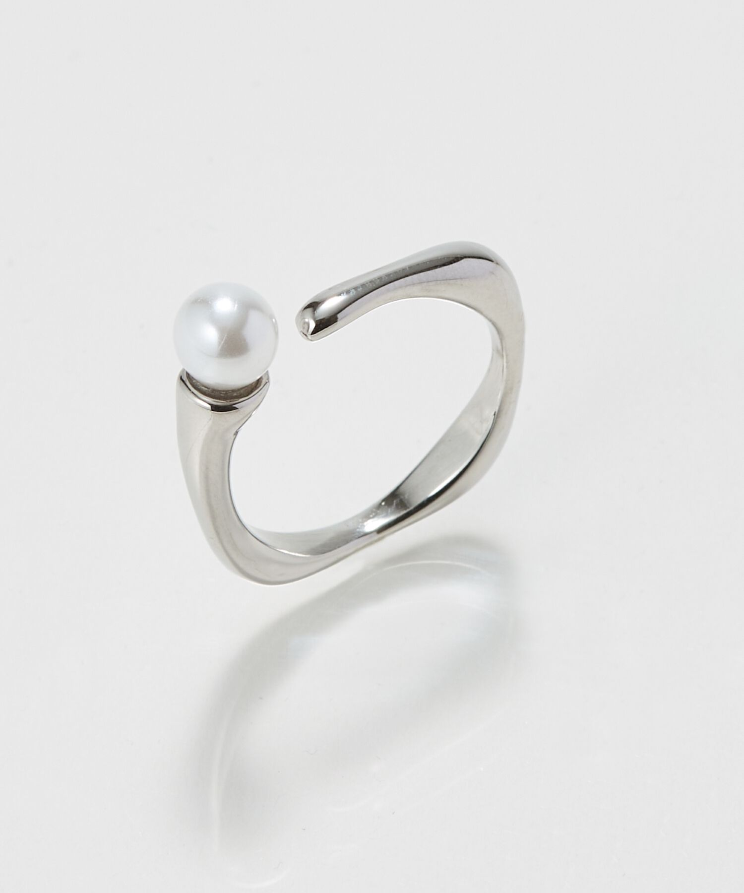 Phoebe「【金属アレルギー対応】ラスターフレームパールカフリング　シルバー/ステンレス/大ぶり/主役級/変形」|リング|