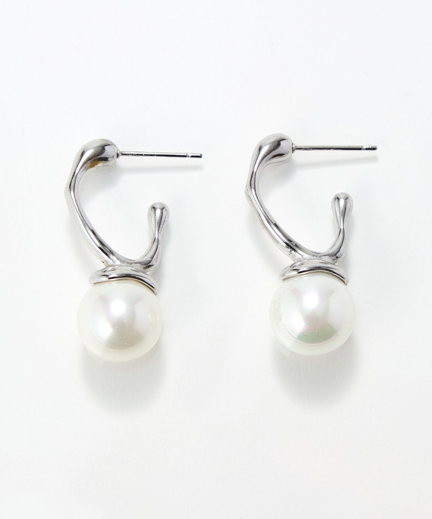 Phoebe「【金属アレルギー対応】リップルパールフープピアス　シルバー/ステンレス/大ぶり/存在感◎/主役級」|ピアス|