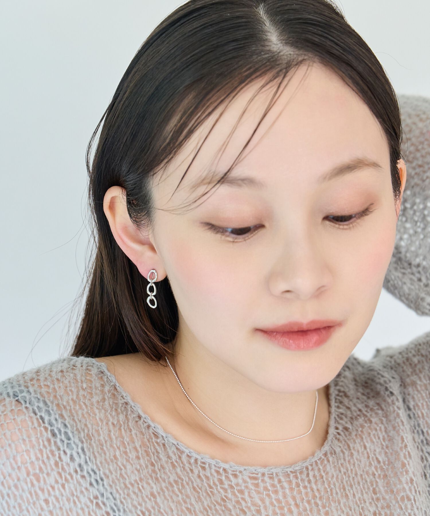 Phoebe「【痛くないシリーズ/金属アレルギー対応】チェーンライトフィットイヤリング　シルバー/ニッケルフリー」|イヤリング|