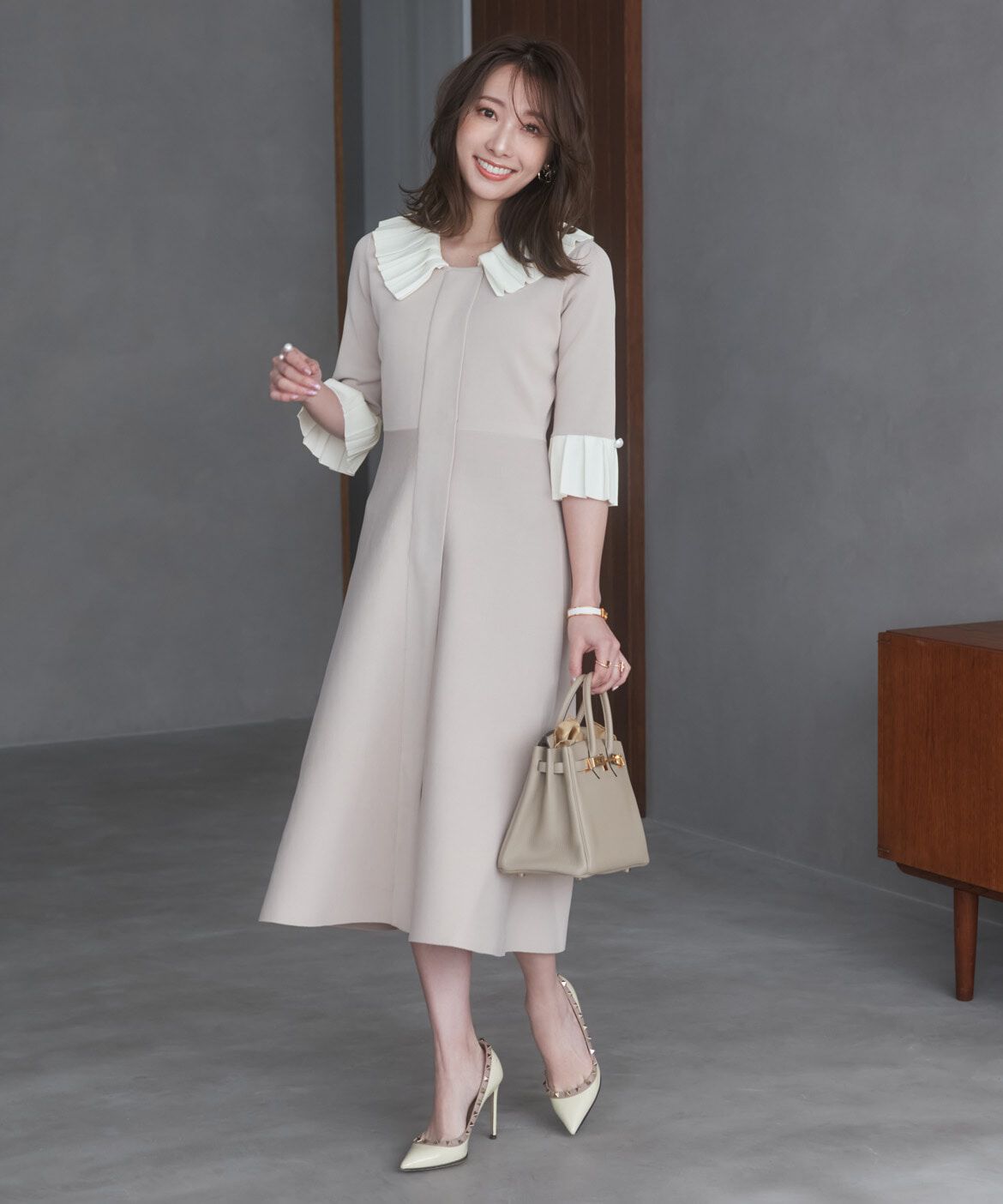 Maglie le cassetto「《M Maglie le cassetto&times;冨張愛》華やかプリーツ今どきモードニットワンピース」|ワンピース|ベージュ2