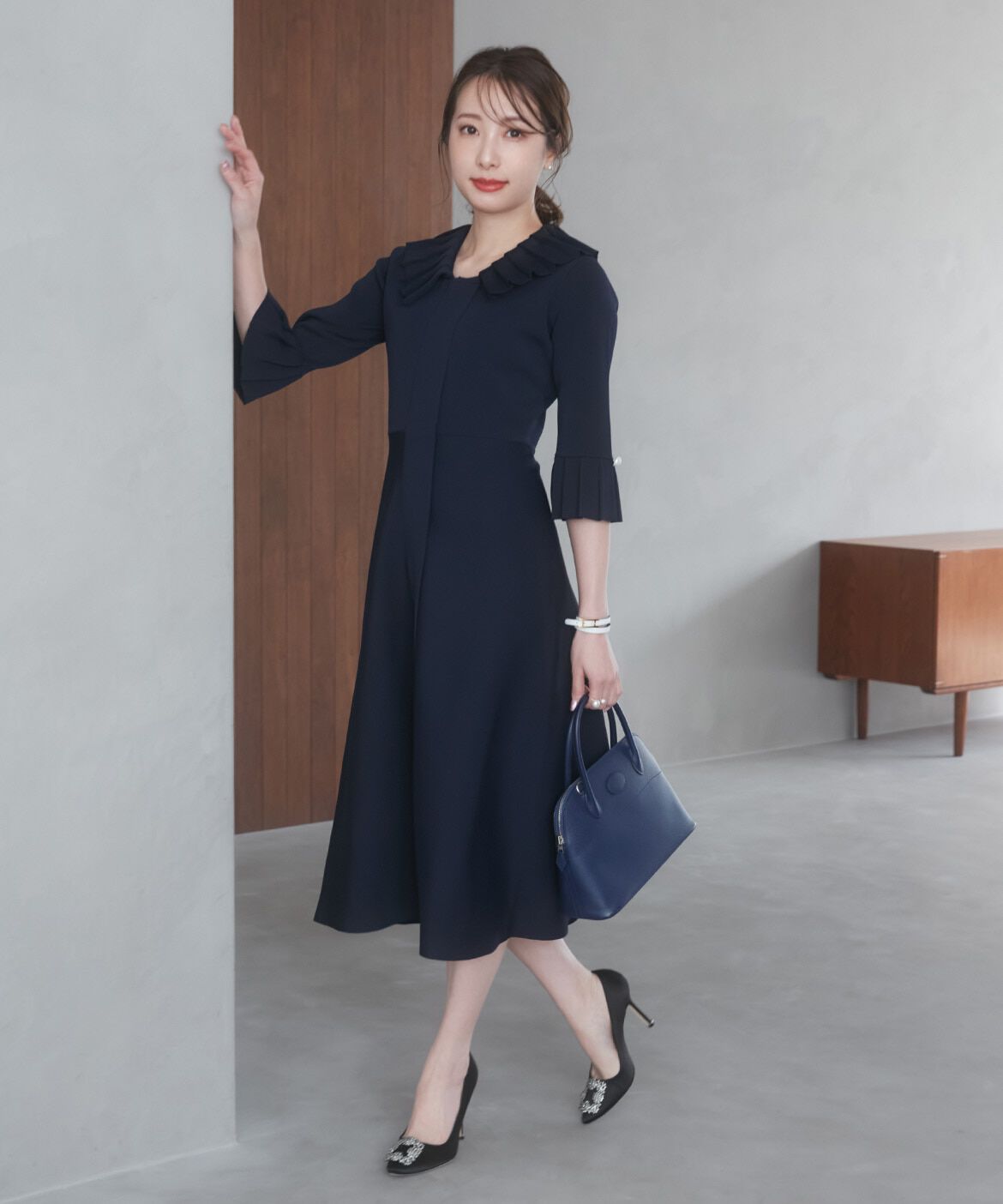 Maglie le cassetto「《M Maglie le cassetto&times;冨張愛》華やかプリーツ今どきモードニットワンピース」|ワンピース|ネイビー
