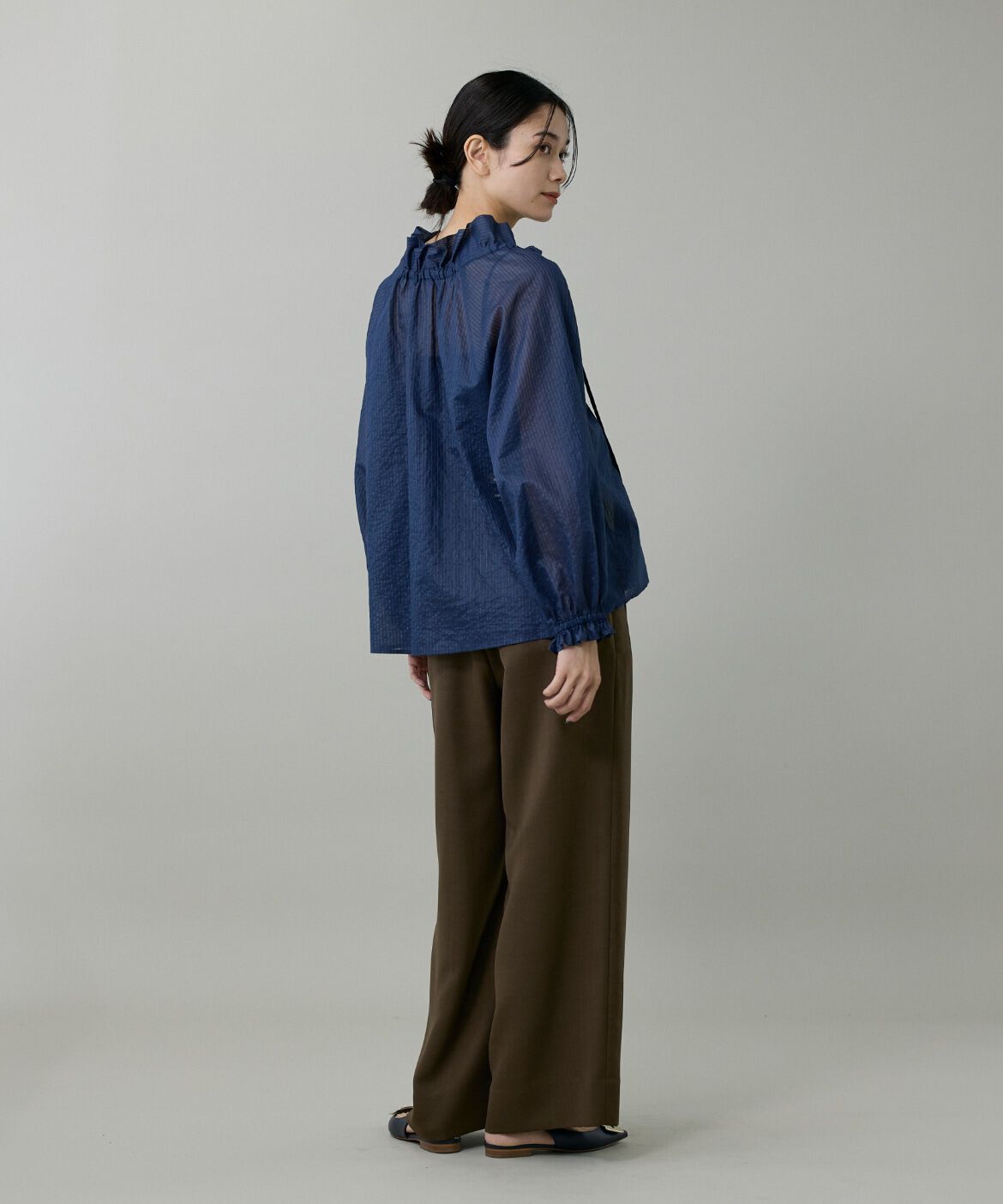 INED「《大きいサイズ》シャドーボーダーフリルボウタイブラウス」|シャツ・ブラウス|