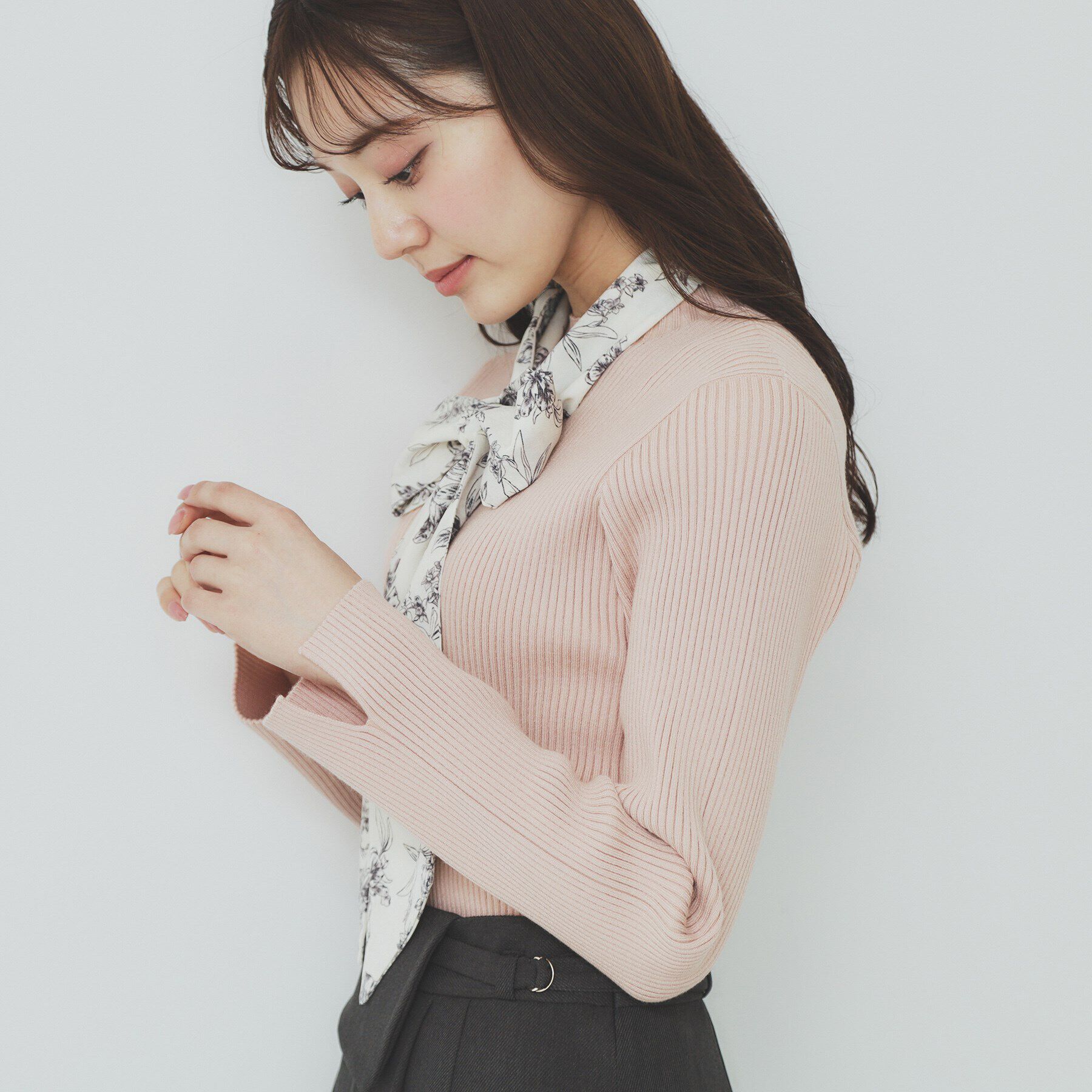 index「スカーフ付きハイネックリブニット【洗濯機洗い可】」|ニット・セーター|