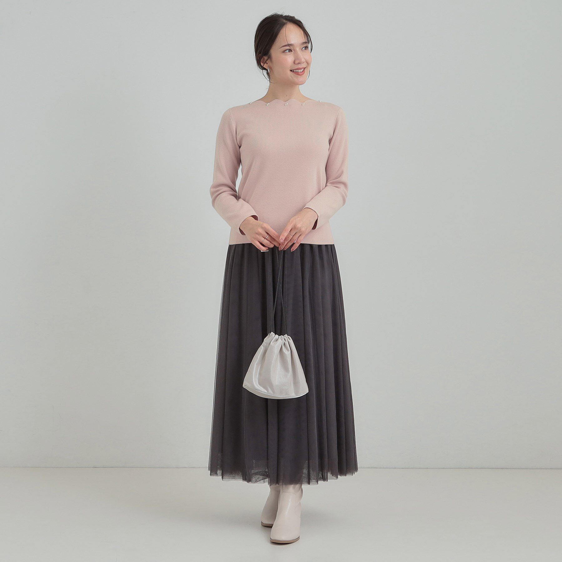 SHOO･LA･RUE「【洗濯機可/S-LL】スカラップネックが上品な ビジュー付きニット」|ニット・セーター|