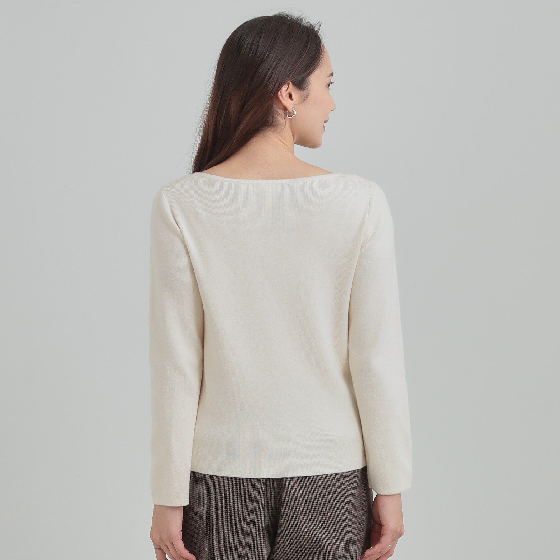 SHOO･LA･RUE「【洗濯機可/S-LL】スカラップネックが上品な ビジュー付きニット」|ニット・セーター|