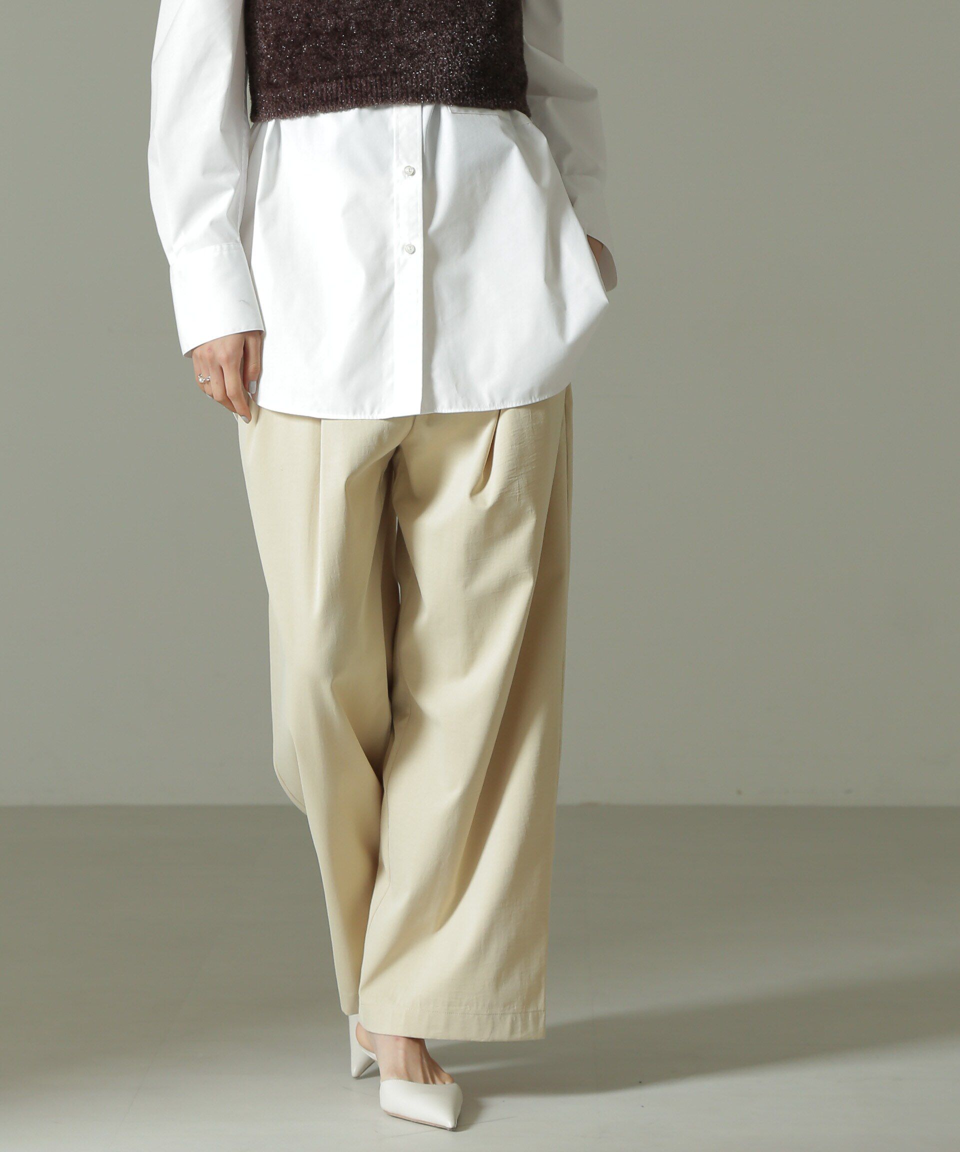 nano･universe「ツータックワイドパンツ」|チノ|ベージュ