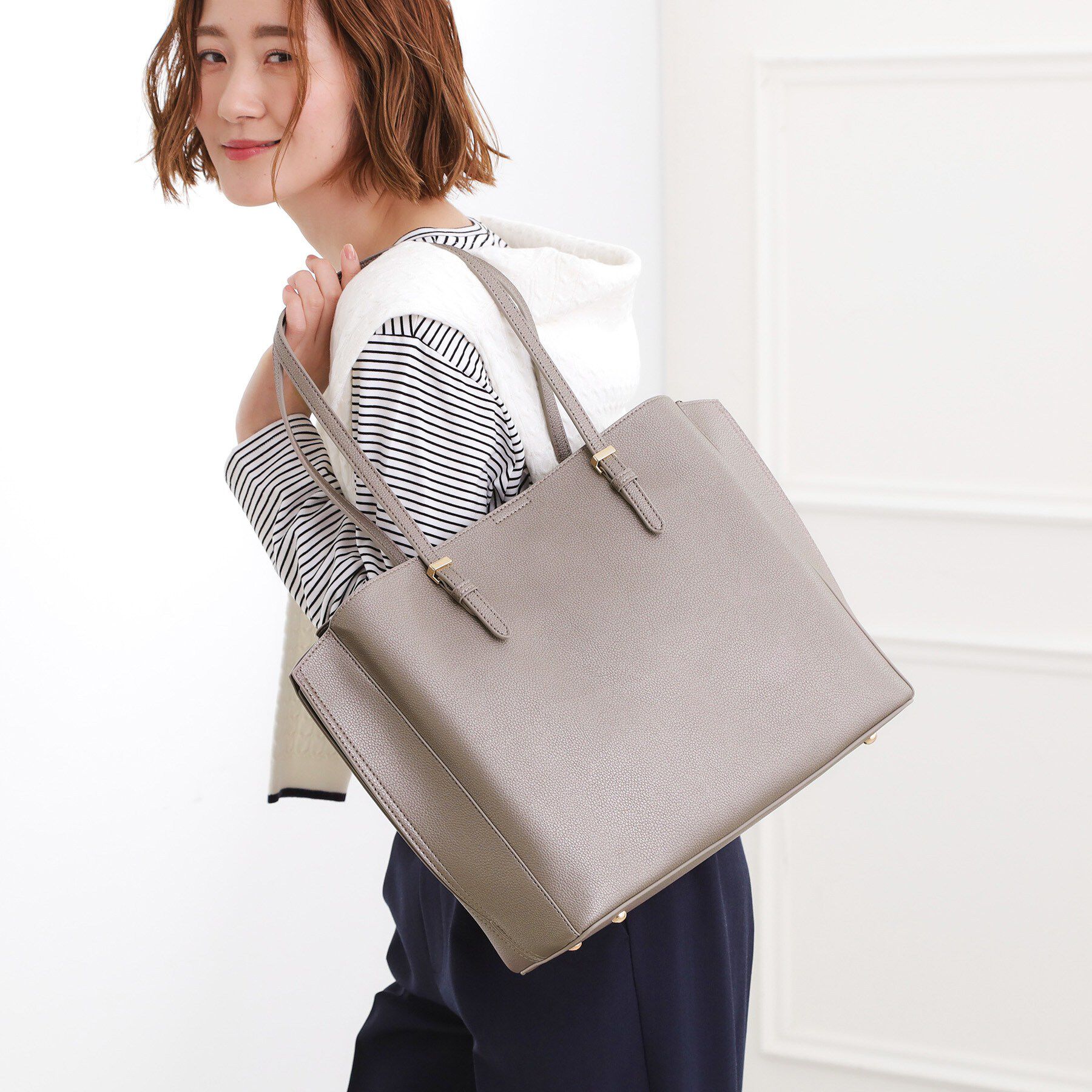 grove「人間工学サイドスリットトート」|トートバッグ|ブラックシルバー(0