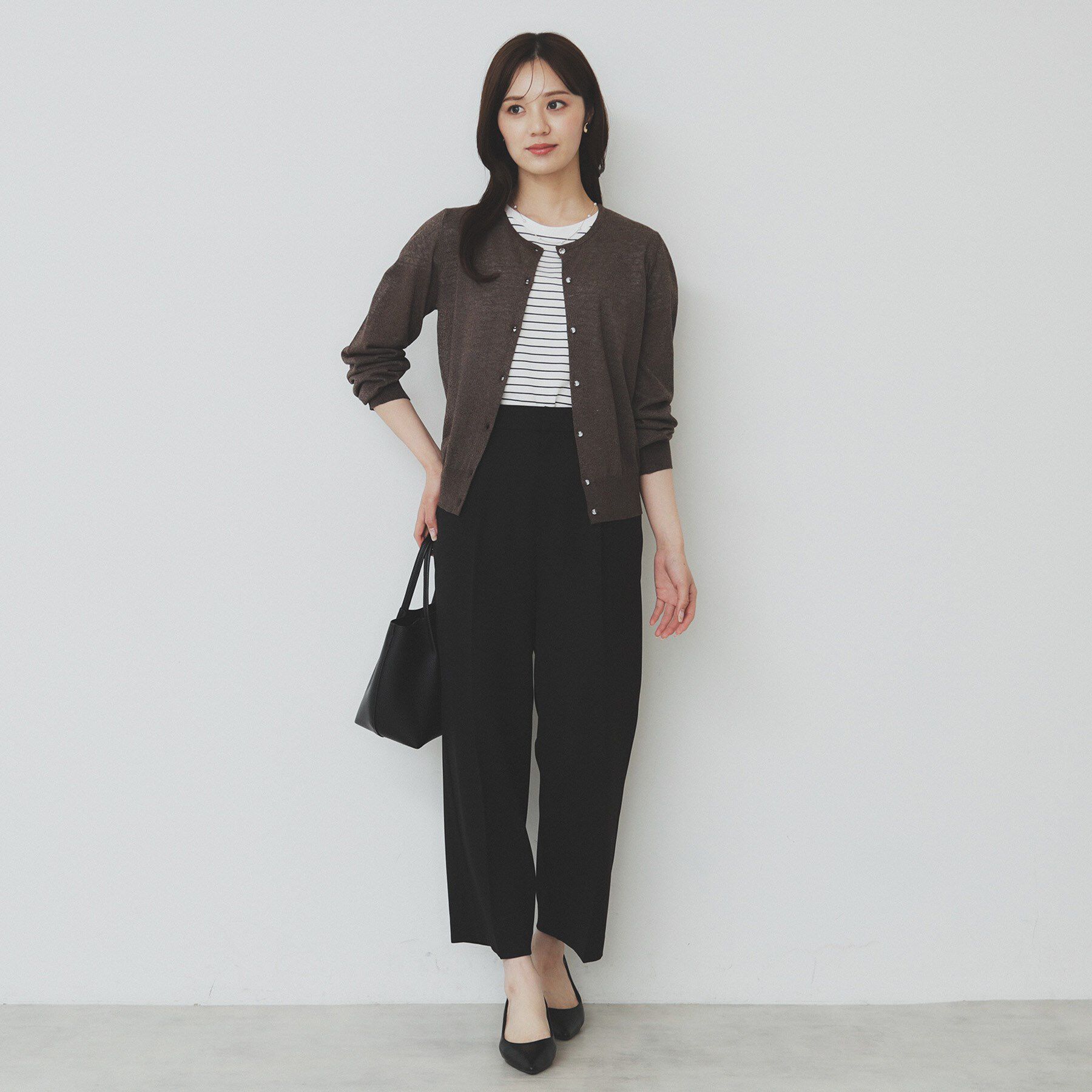 index「《7色展開/XS-LLサイズ》ビジューボタンクルーネックカーディガン【洗濯機洗い可】」|カーディガン|