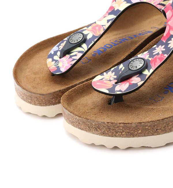 BIRKENSTOCK「【ビルケンシュトック】ギゼ ソフトフットベッド/スーパーナチュラルフラワーネイビー ビルコフロー」|サンダル|