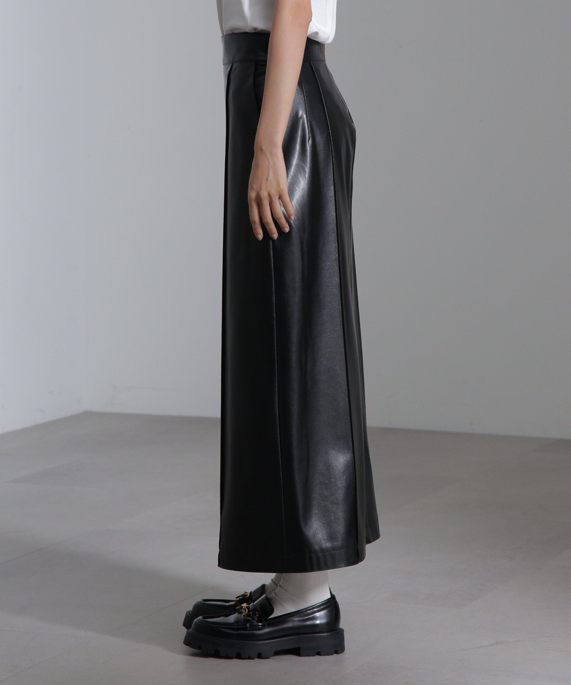 nano･universe「フェイクレザーピンタックスカート(セットアップ可)」|スカート|