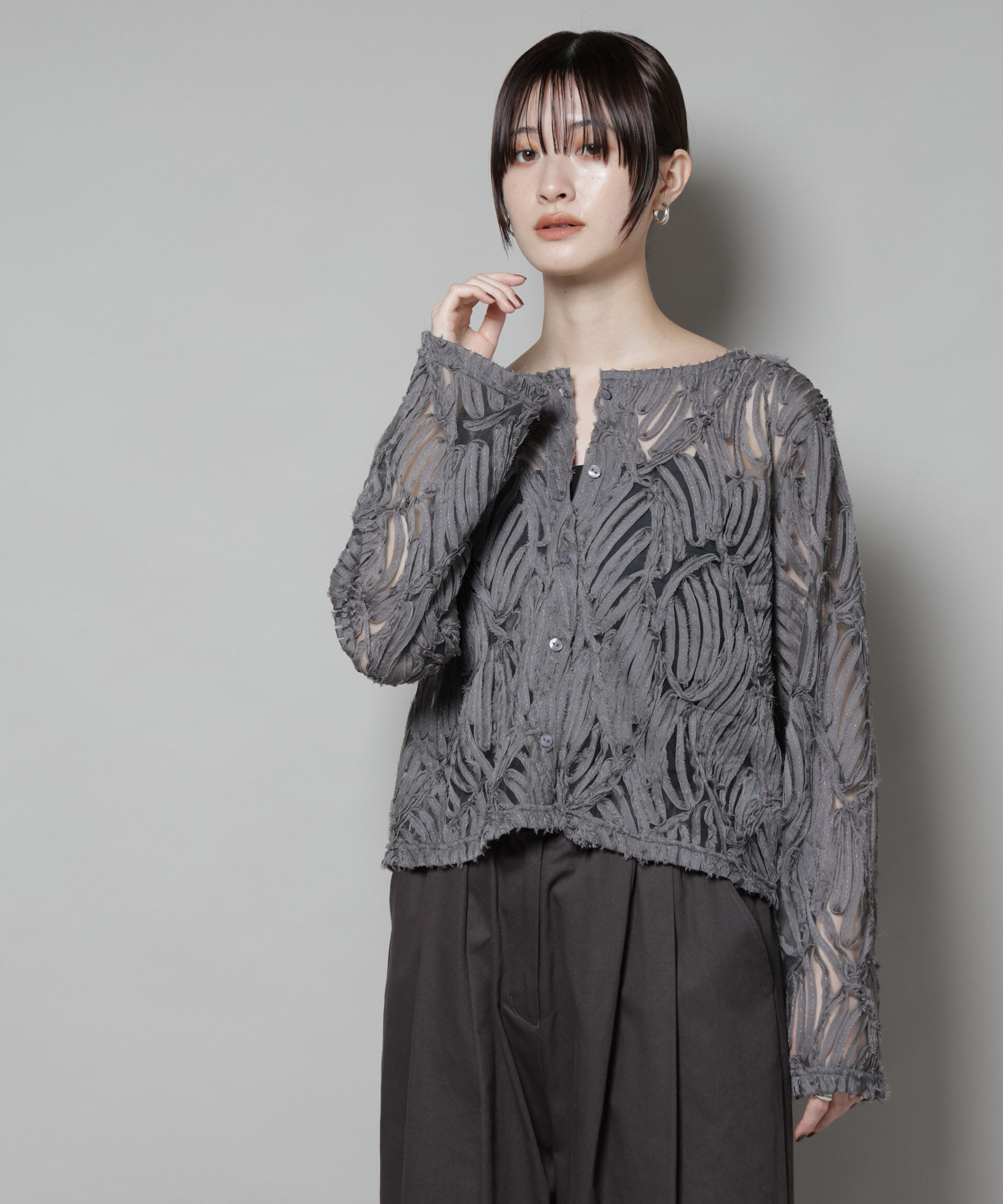 nano･universe「テープ刺繍チュール前後2wayカーディガン(セットアップ可)」|シャツ・ブラウス|