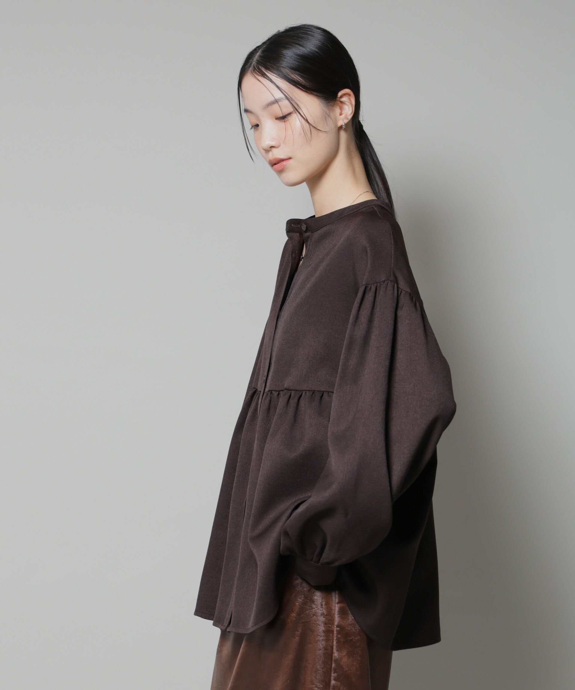 nano･universe「ｳｰﾙﾗｲｸﾎﾟﾘｴｽﾃﾙ前後2way切り替えﾍﾟﾌﾟﾗﾑﾌﾞﾗｳｽ(ｾ  」|シャツ・ブラウス|