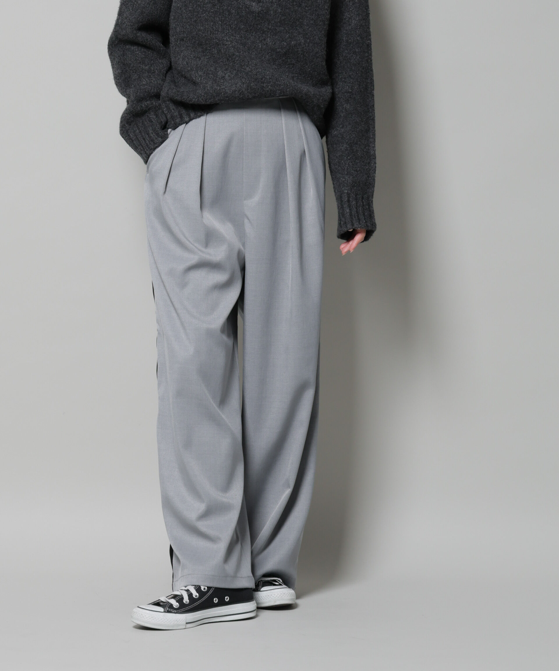 nano･universe「ベルベッドサイドラインパンツ」|チノ|