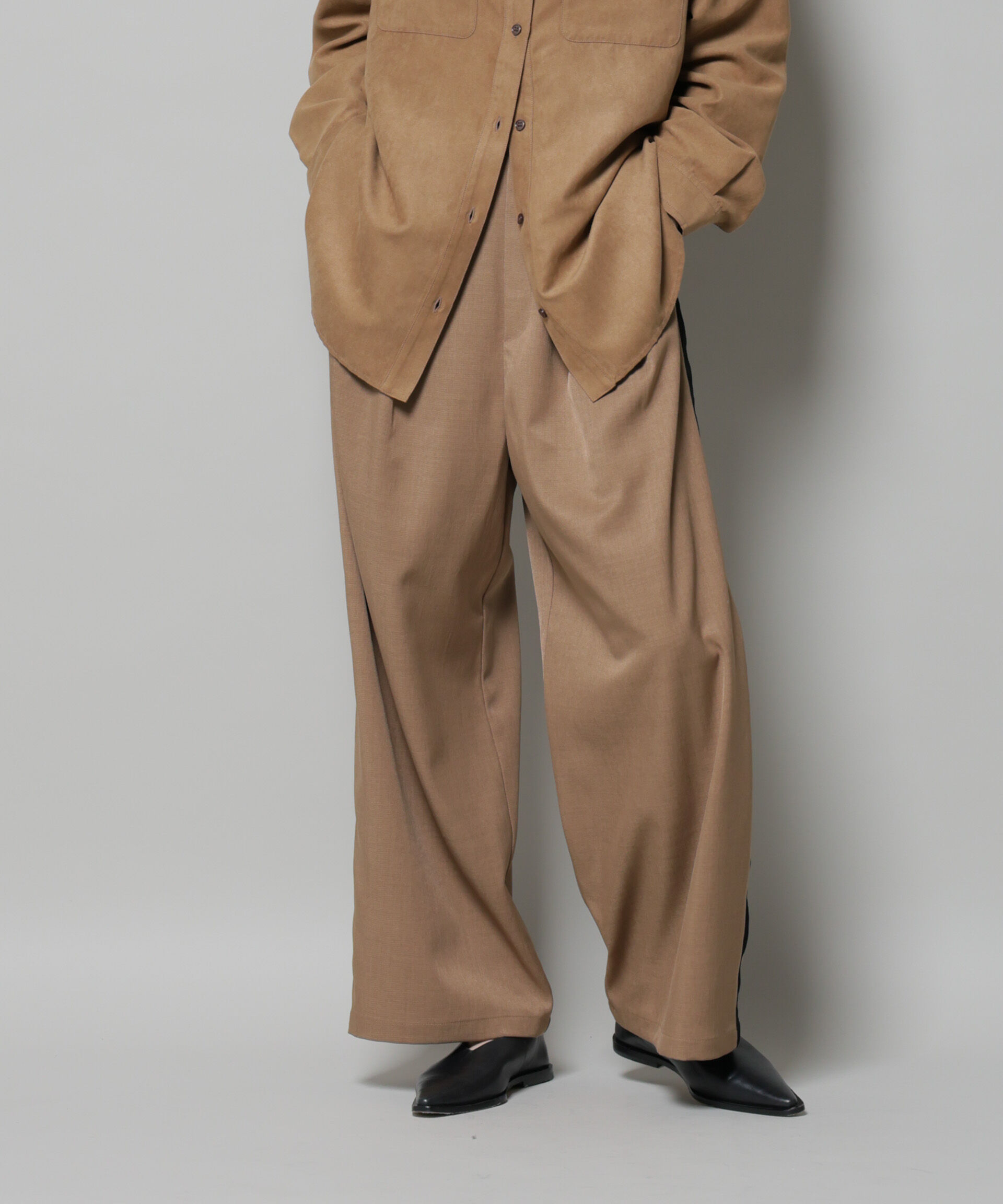 nano･universe「ベルベッドサイドラインパンツ」|チノ|