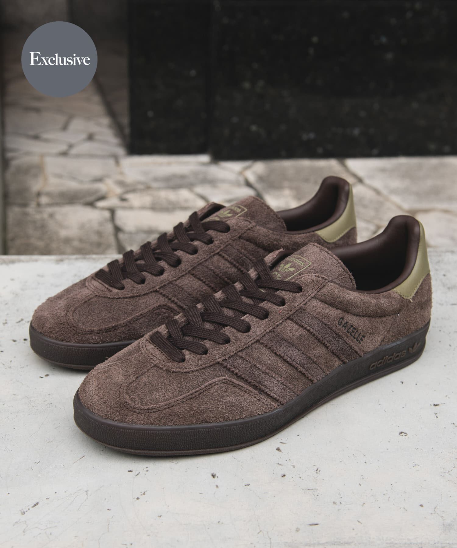 URBAN RESEARCH DOORS「adidas　Exclusive GAZELLE INDOOR」|スニーカー|ダークブラウン