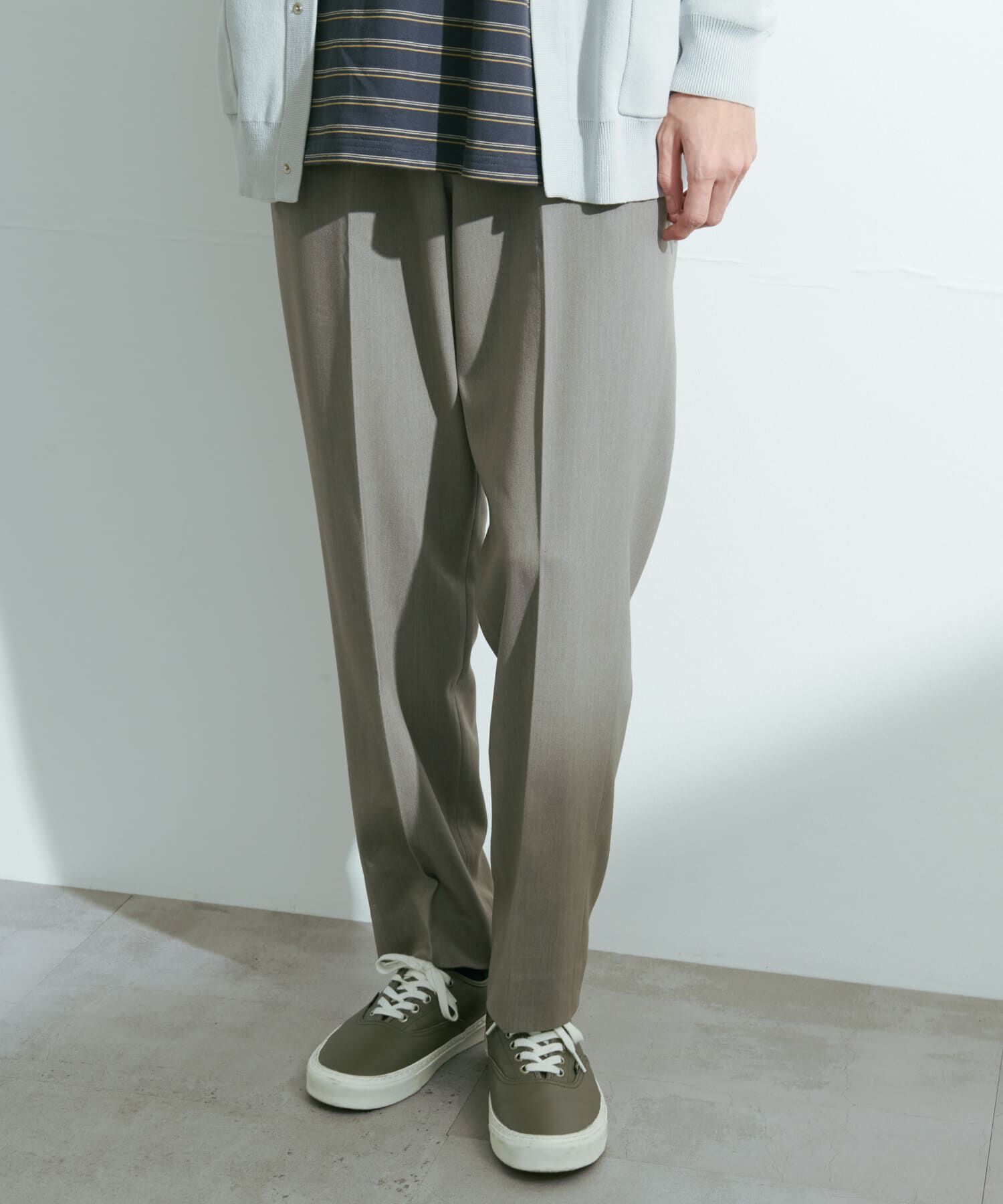 URBAN RESEARCH DOORS「『UR TECH』完声 テーパードトラウザー」|その他|ベージュ系その他