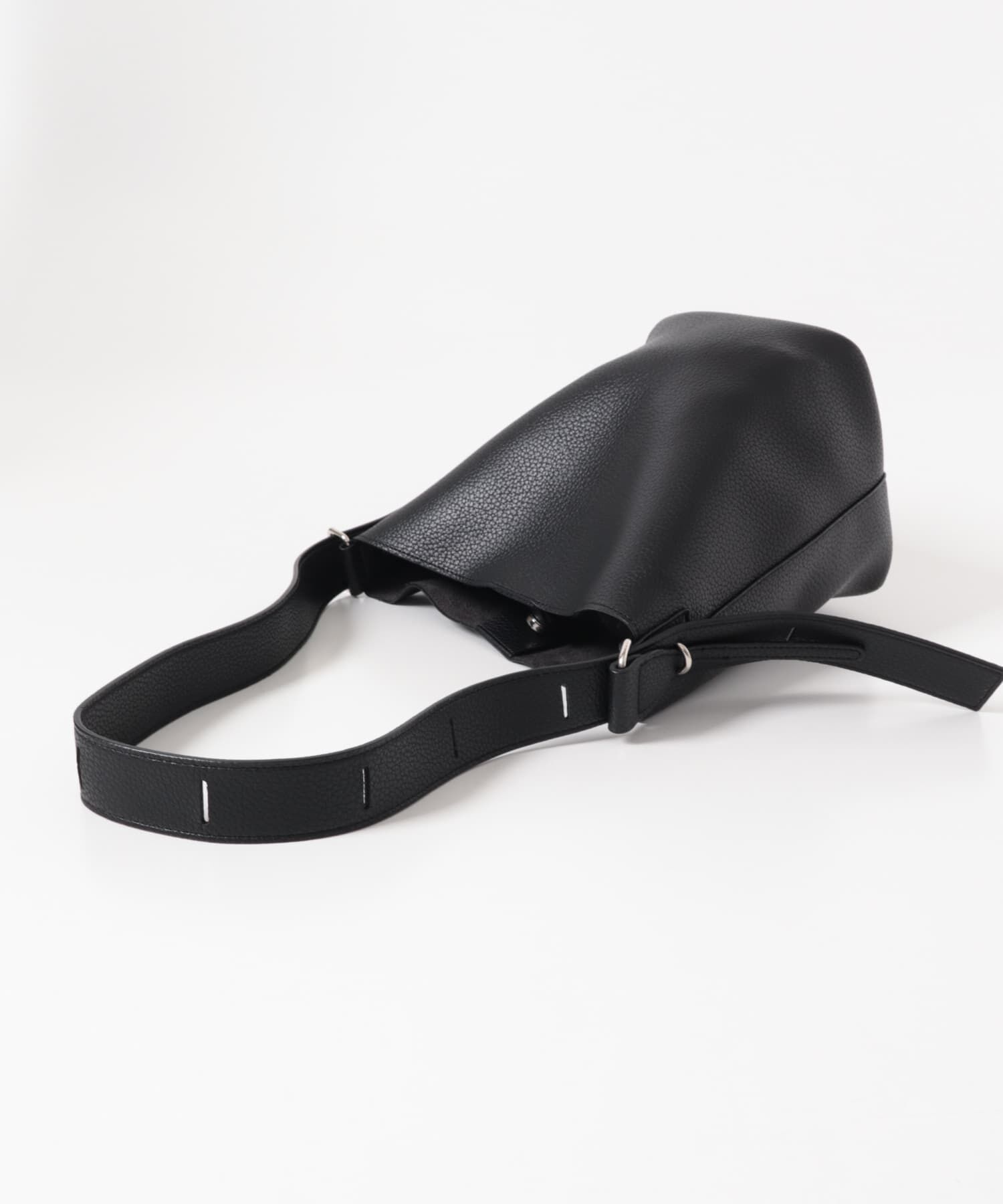 SENSE OF PLACE by URBAN RESEARCH「マルチショルダースクエアバッグ」|ショルダー・メッセンジャー|